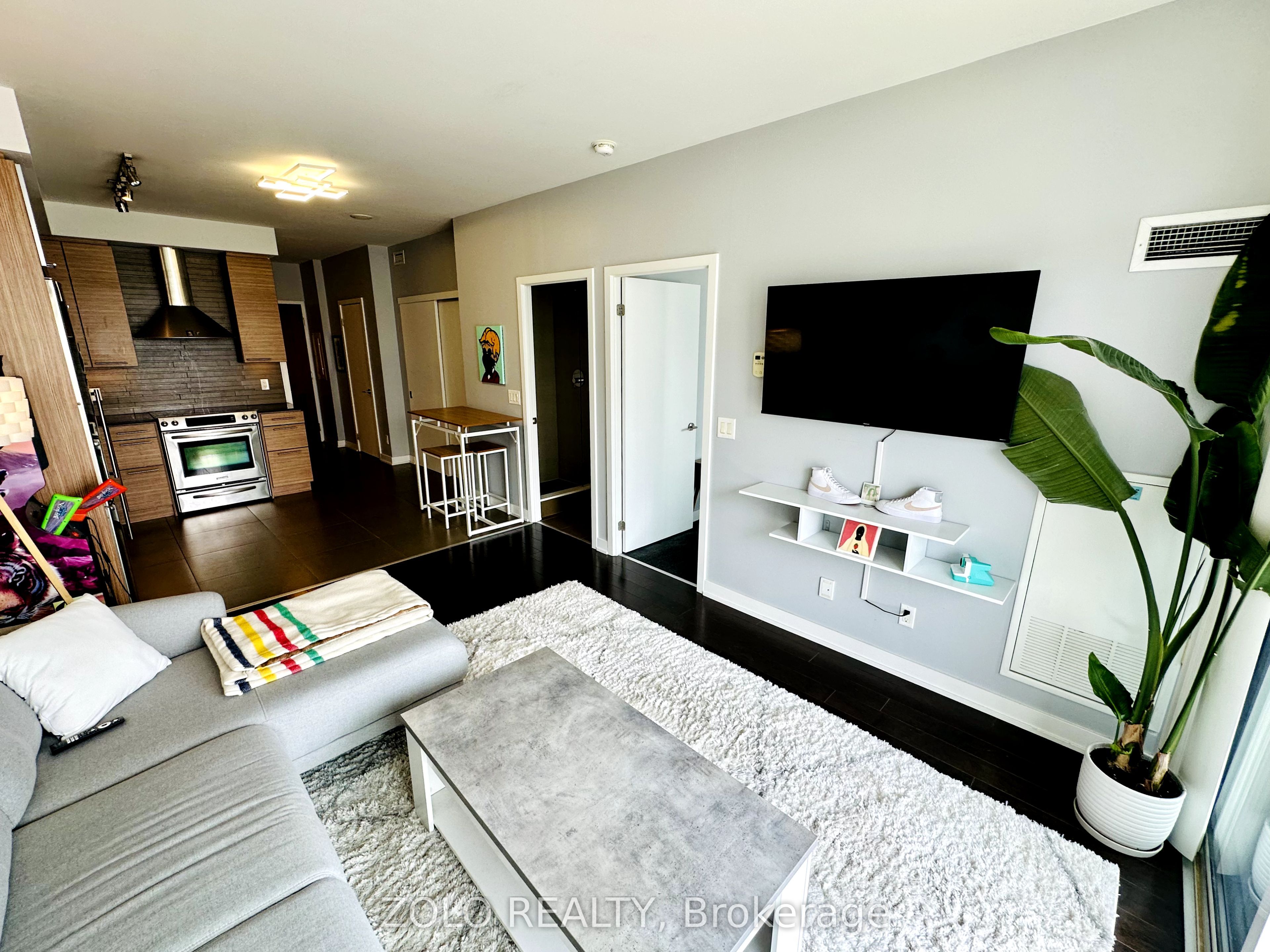 #2412 - 1 Market Street Property Photo 5