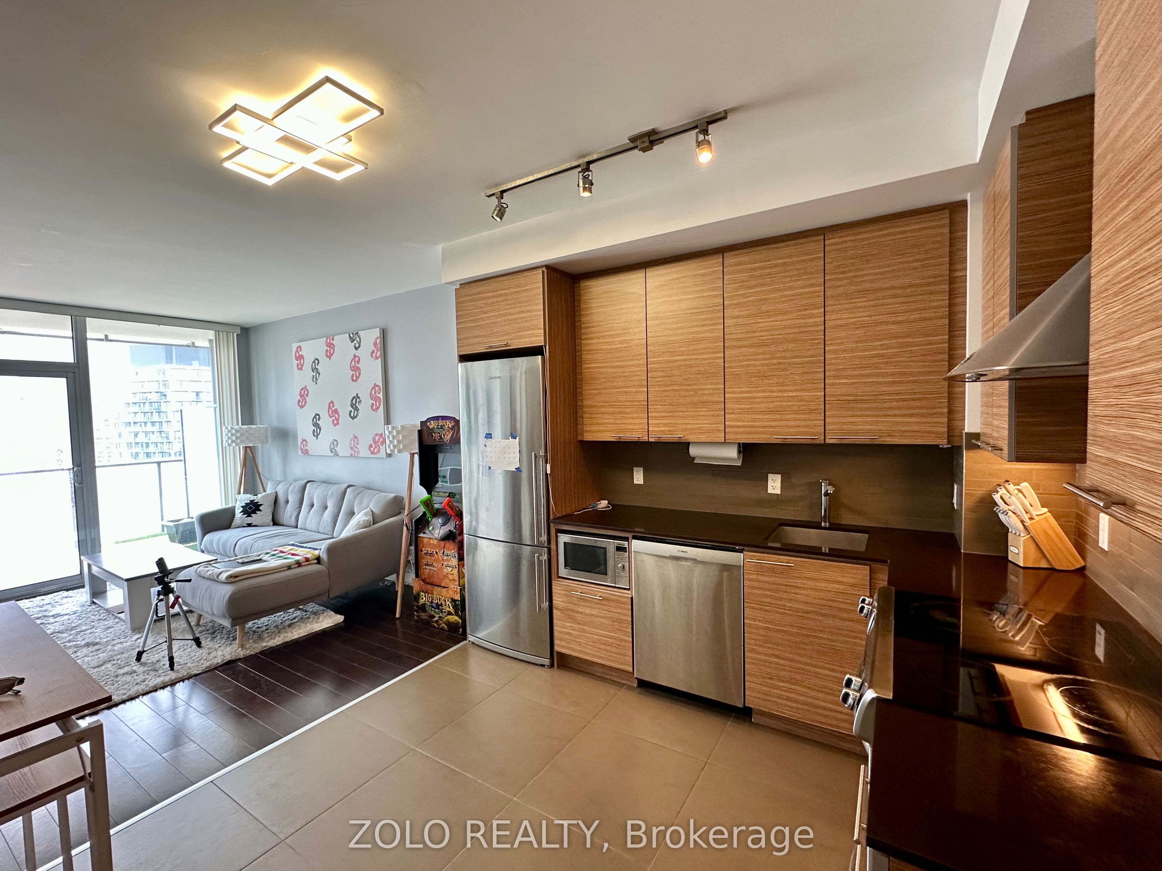 #2412 - 1 Market Street Property Photo 8