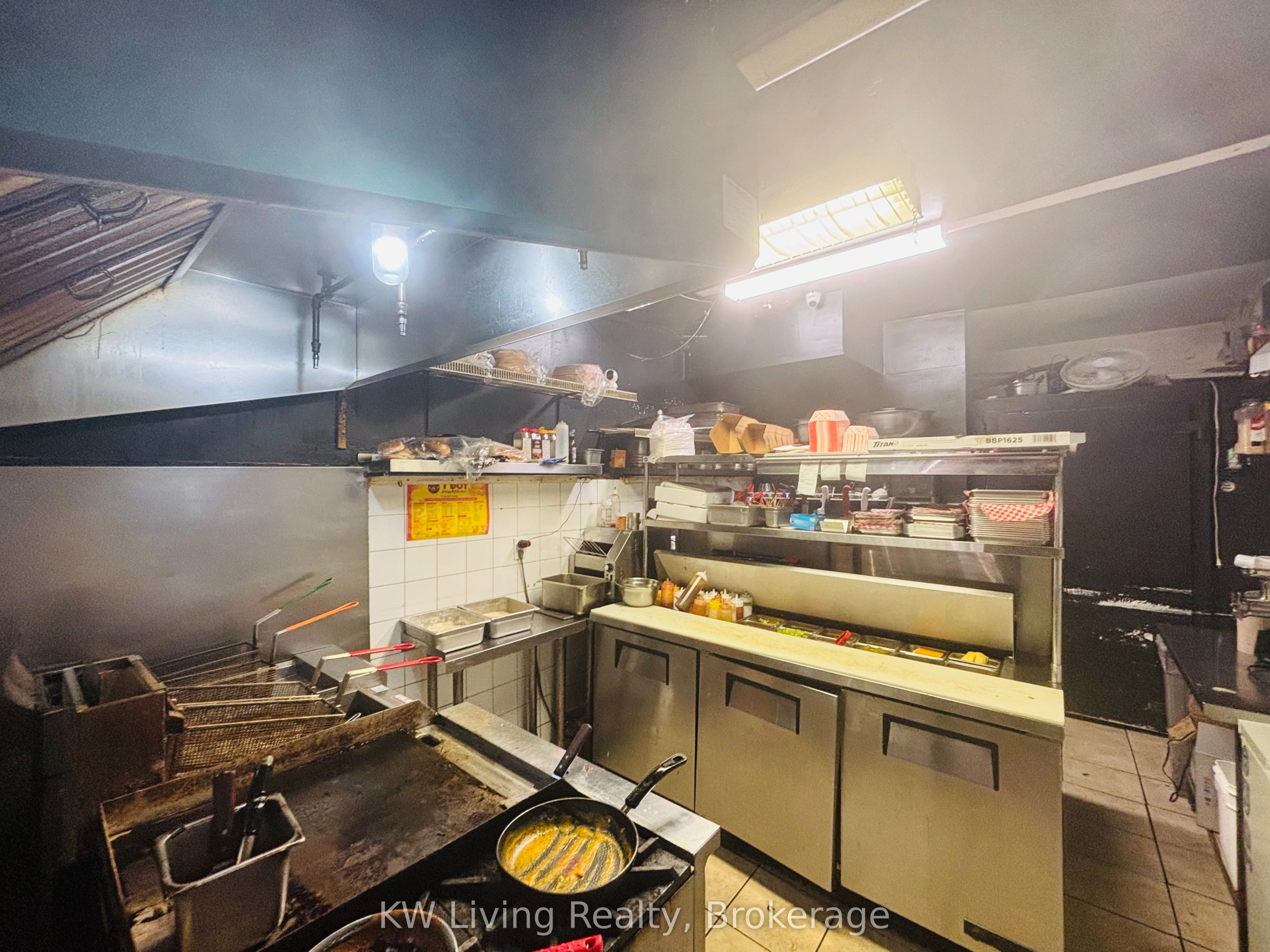 251 Augusta Avenue Property Photo 8