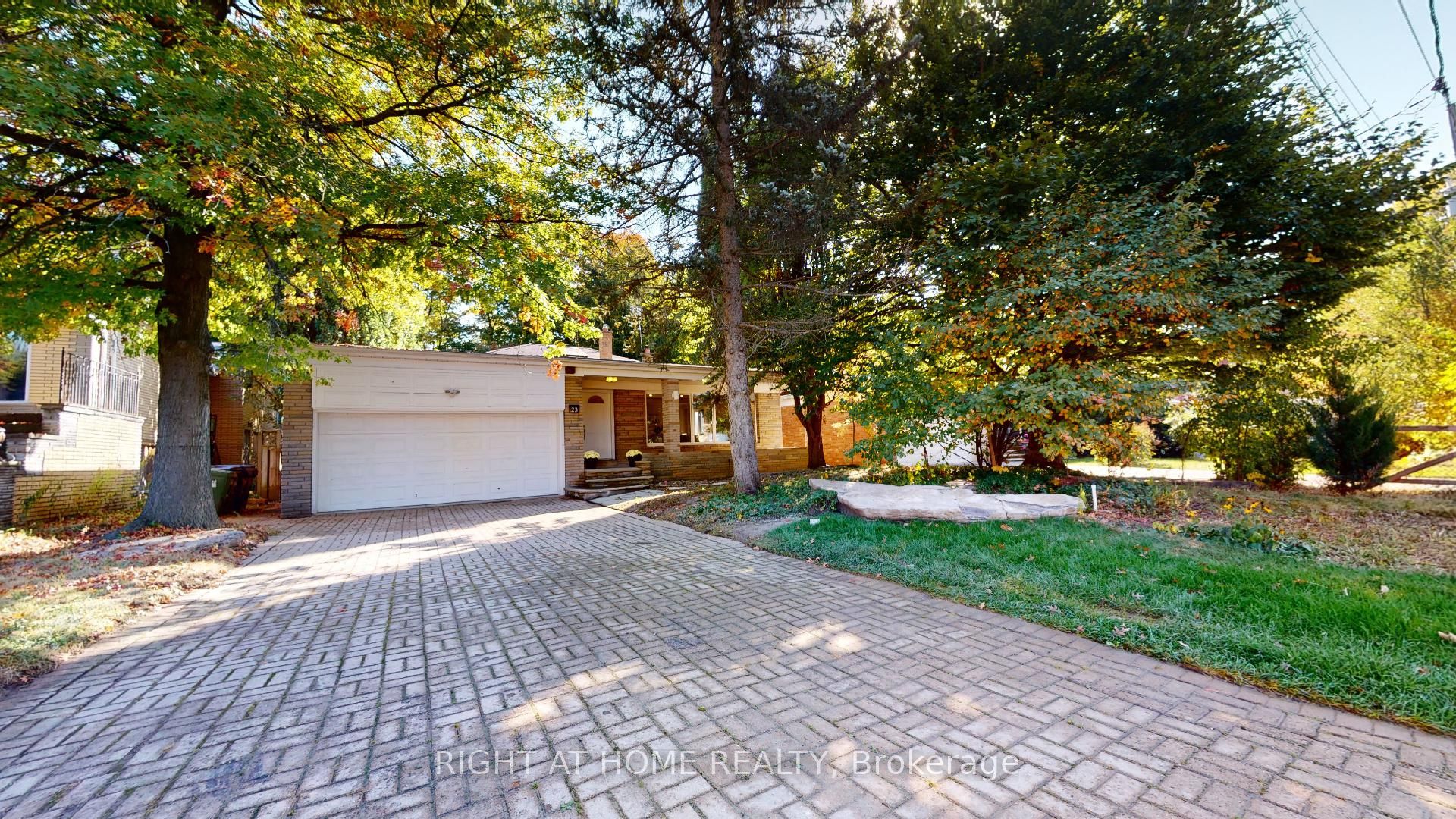 23 Christine Crescent Property Photo 1