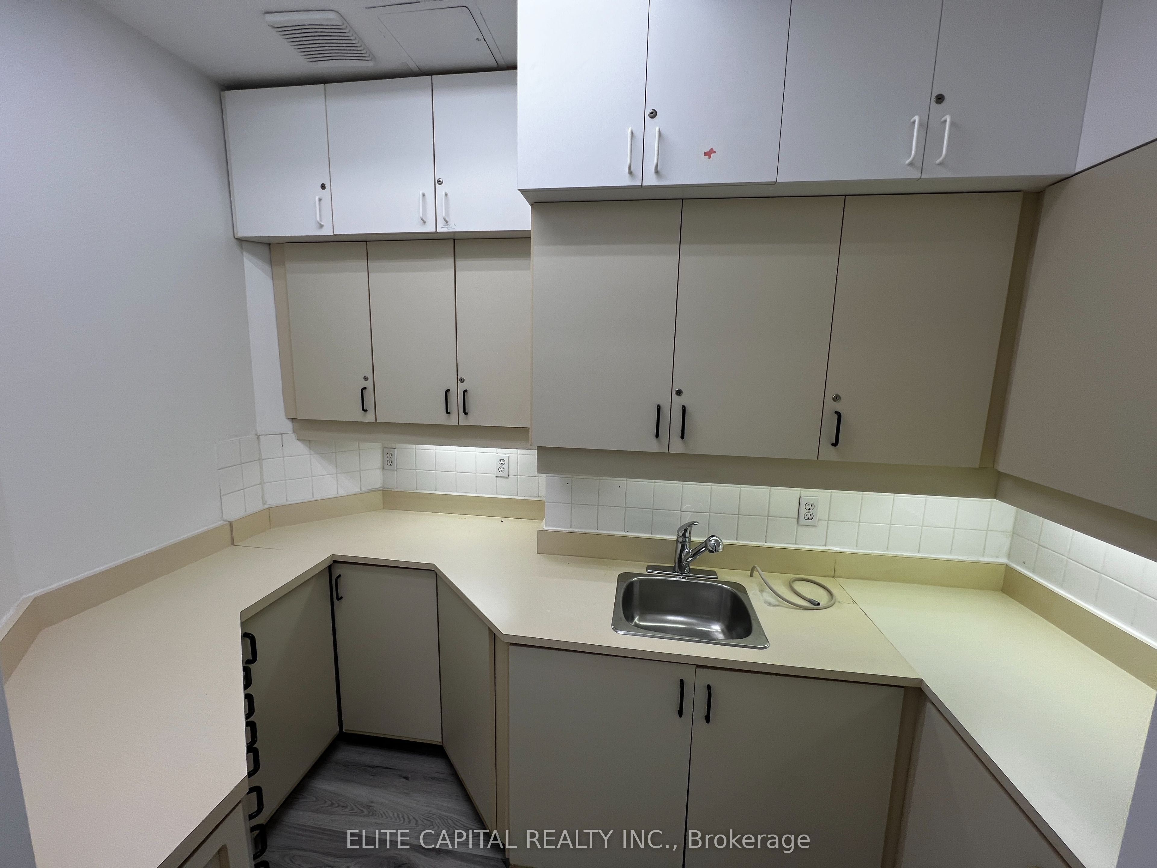 701 Sheppard Avenue E 209 Property Photo 5