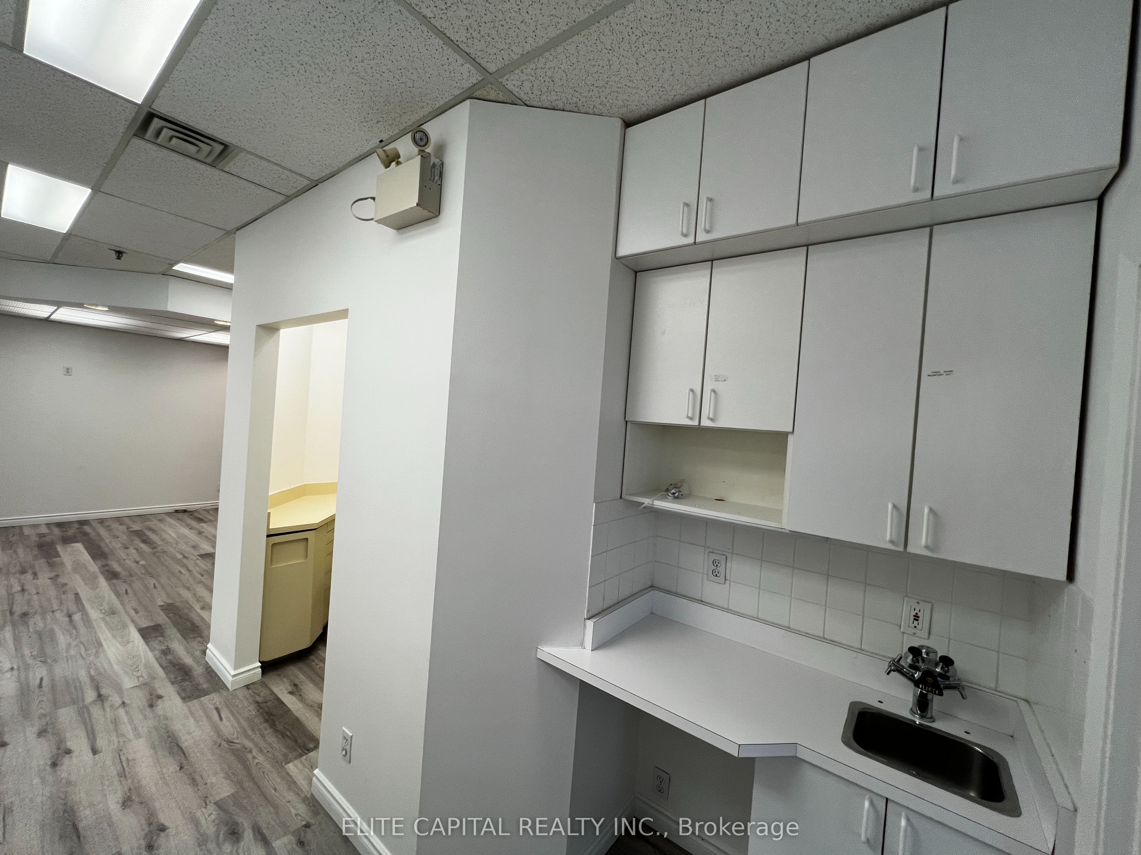 701 Sheppard Avenue E 209 Property Photo 6