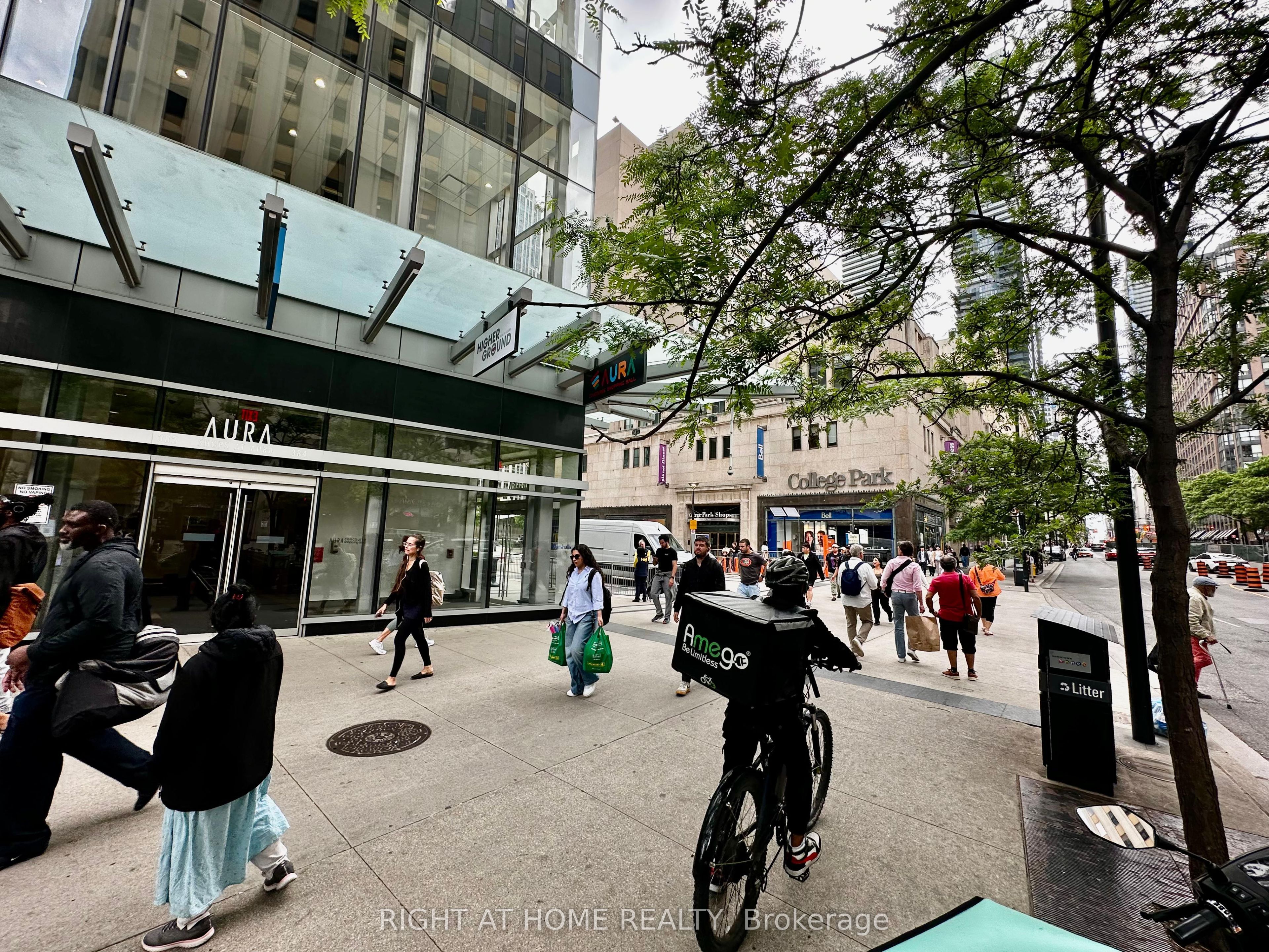 384 Yonge Street 39 Property Photo 3