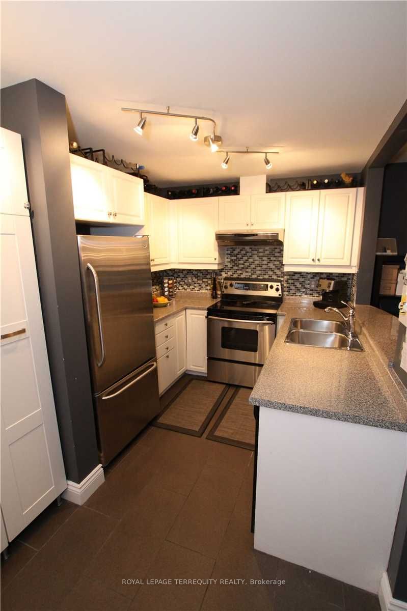 108 Finch Avenue W B13 Property Photo 3