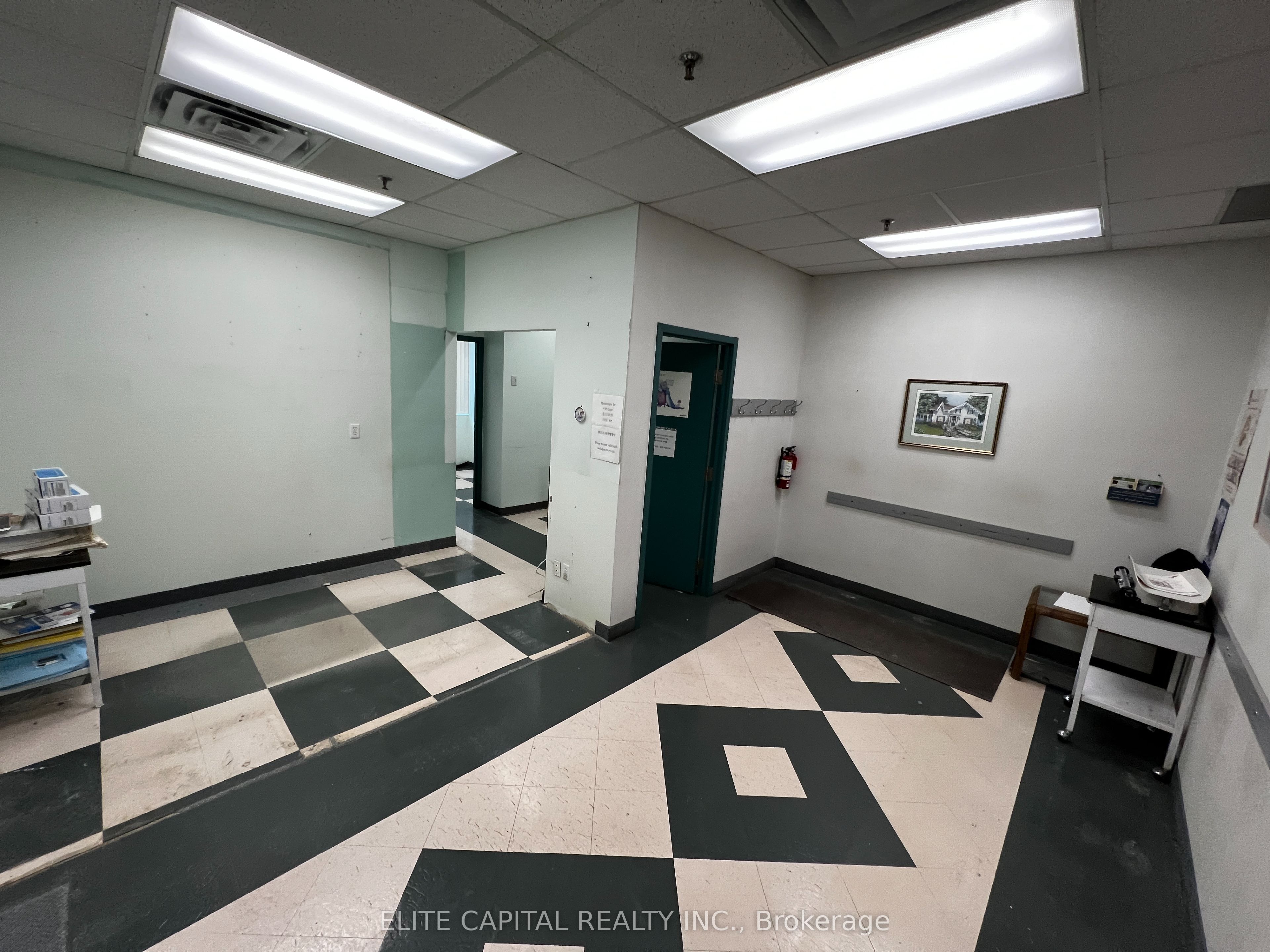 701 Sheppard Avenue E 210 Property Photo 3