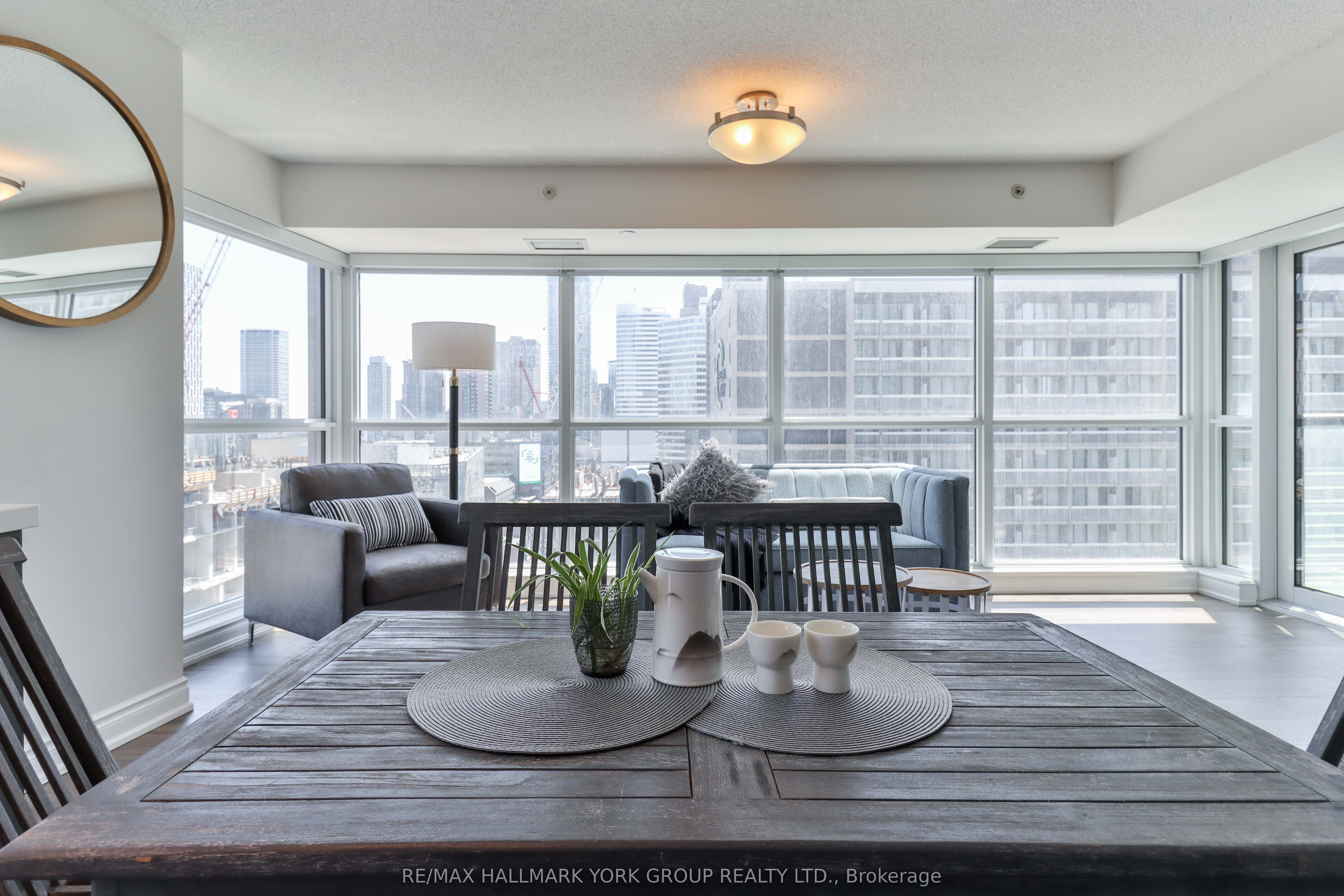 386 Yonge Street 1607 Property Photo 10