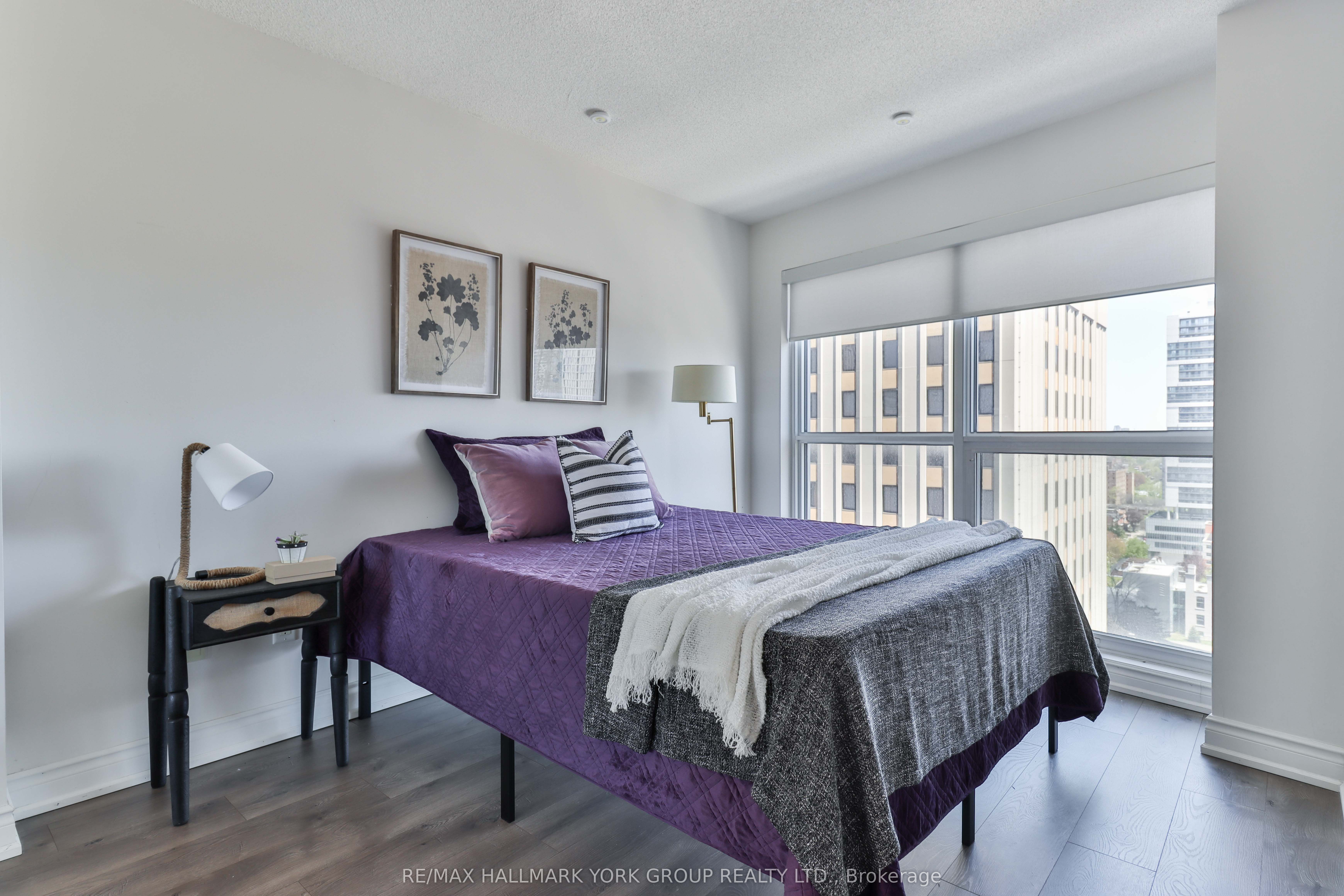 386 Yonge Street 1607 Property Photo 17