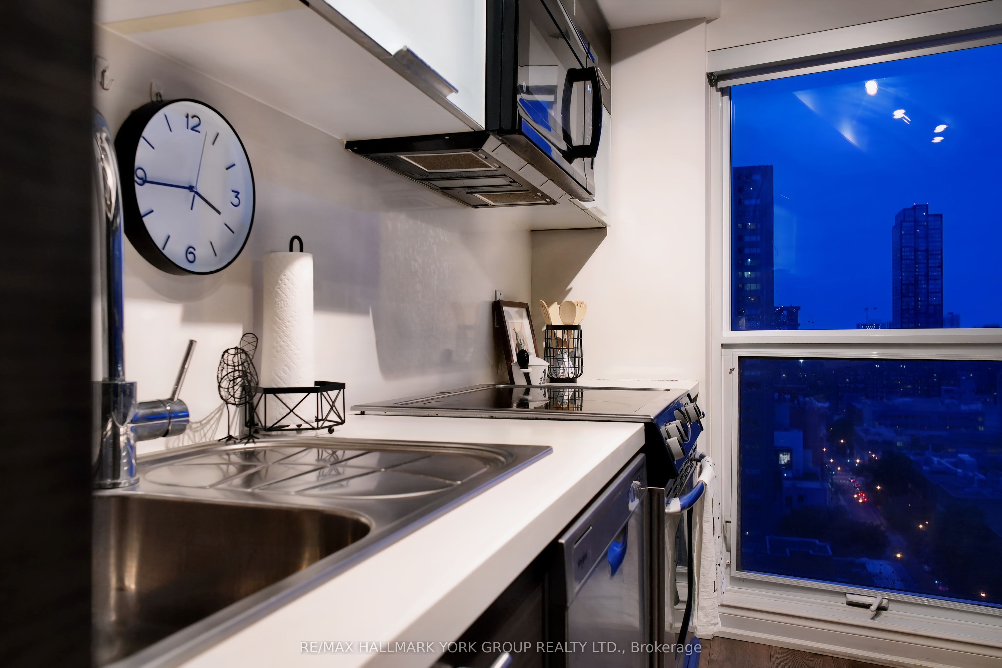 386 Yonge Street 1607 Property Photo 29