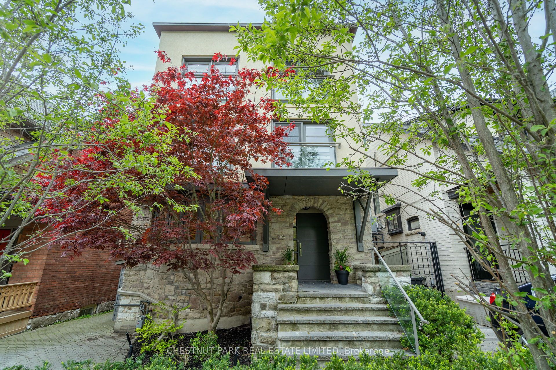 16 Inglewood Drive Property Photo 1