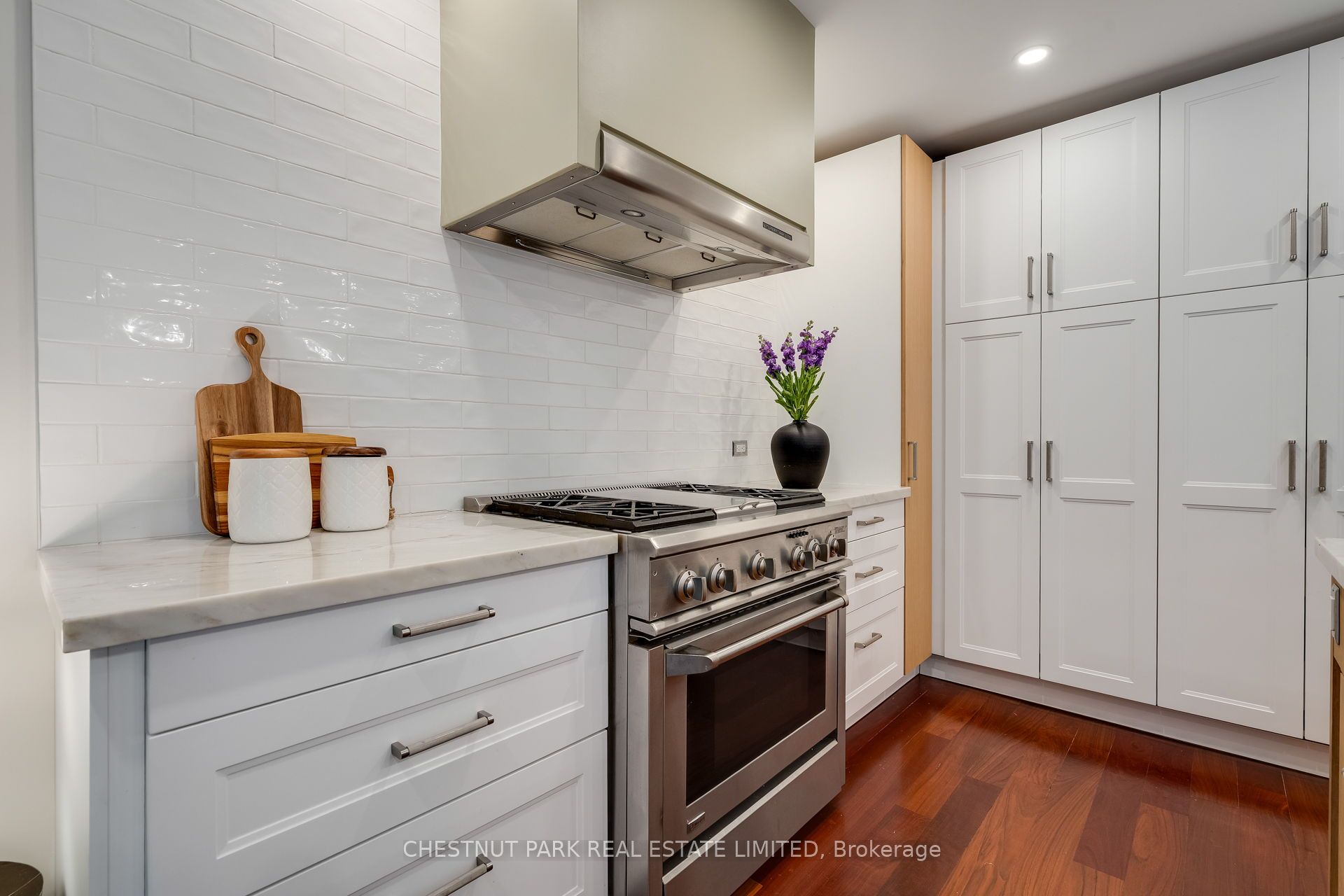 16 Inglewood Drive Property Photo 10
