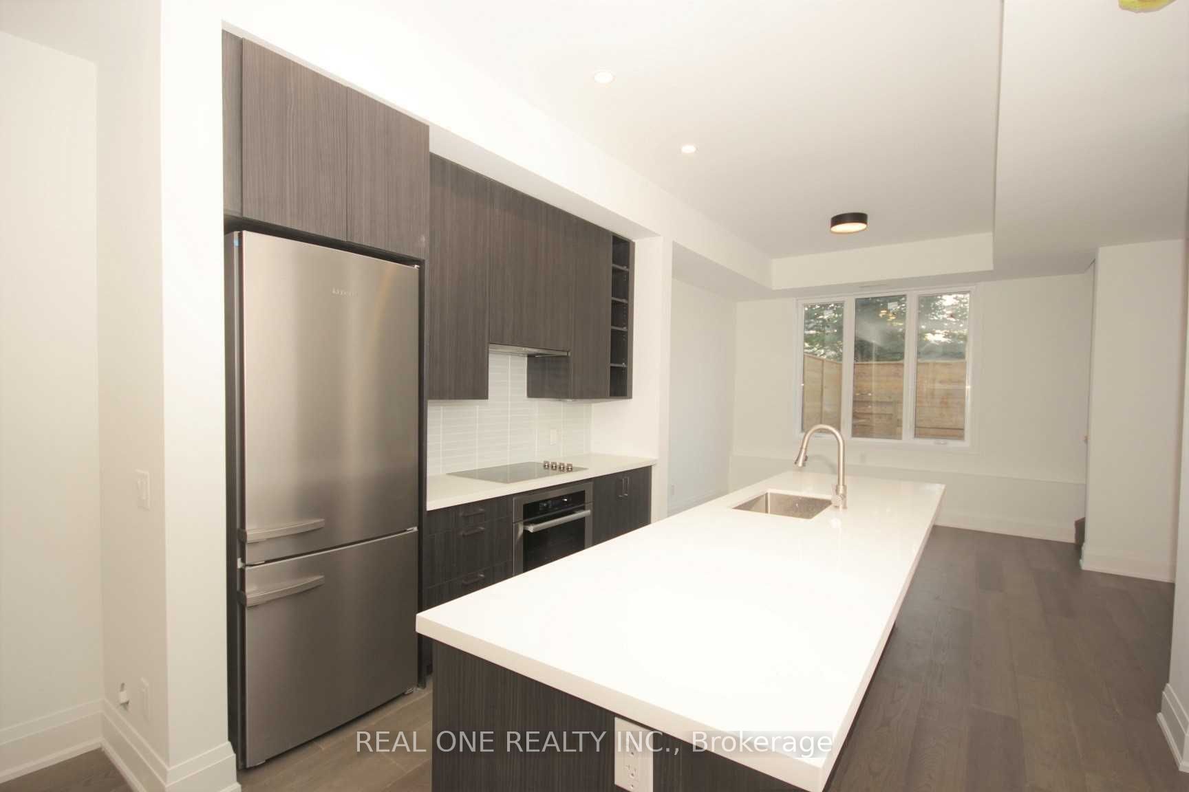 #4 - 35 Dervock Crescent Property Photo 2