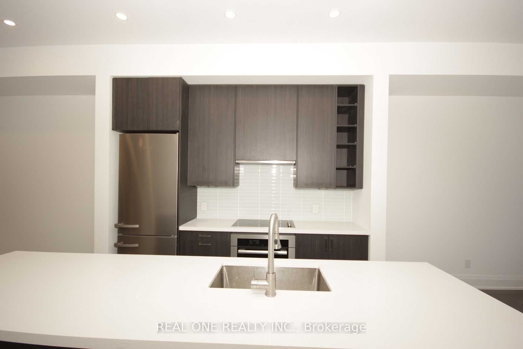#4 - 35 Dervock Crescent Property Photo 6
