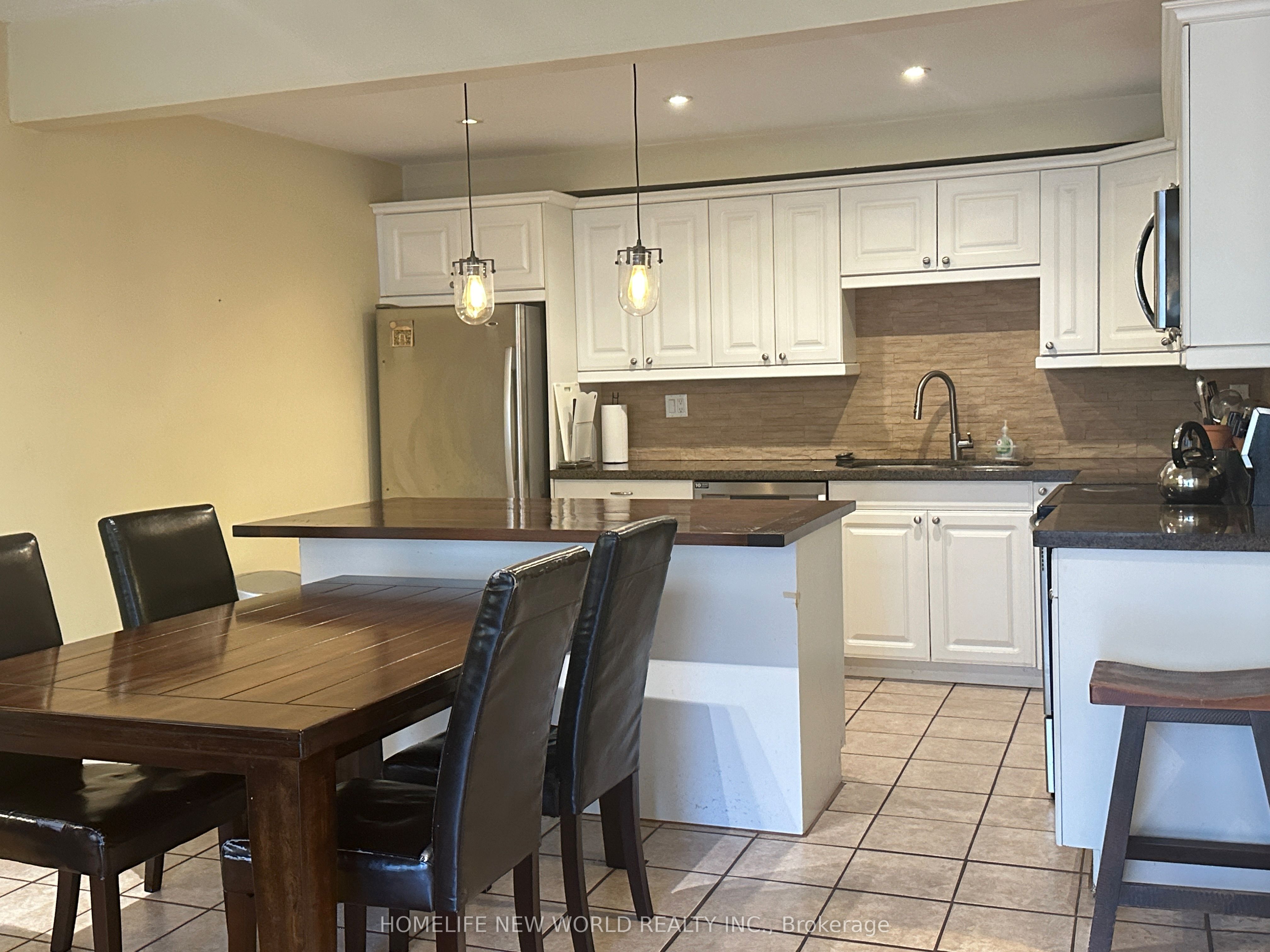 #7 - 69 Upper Canada Drive Property Photo 9
