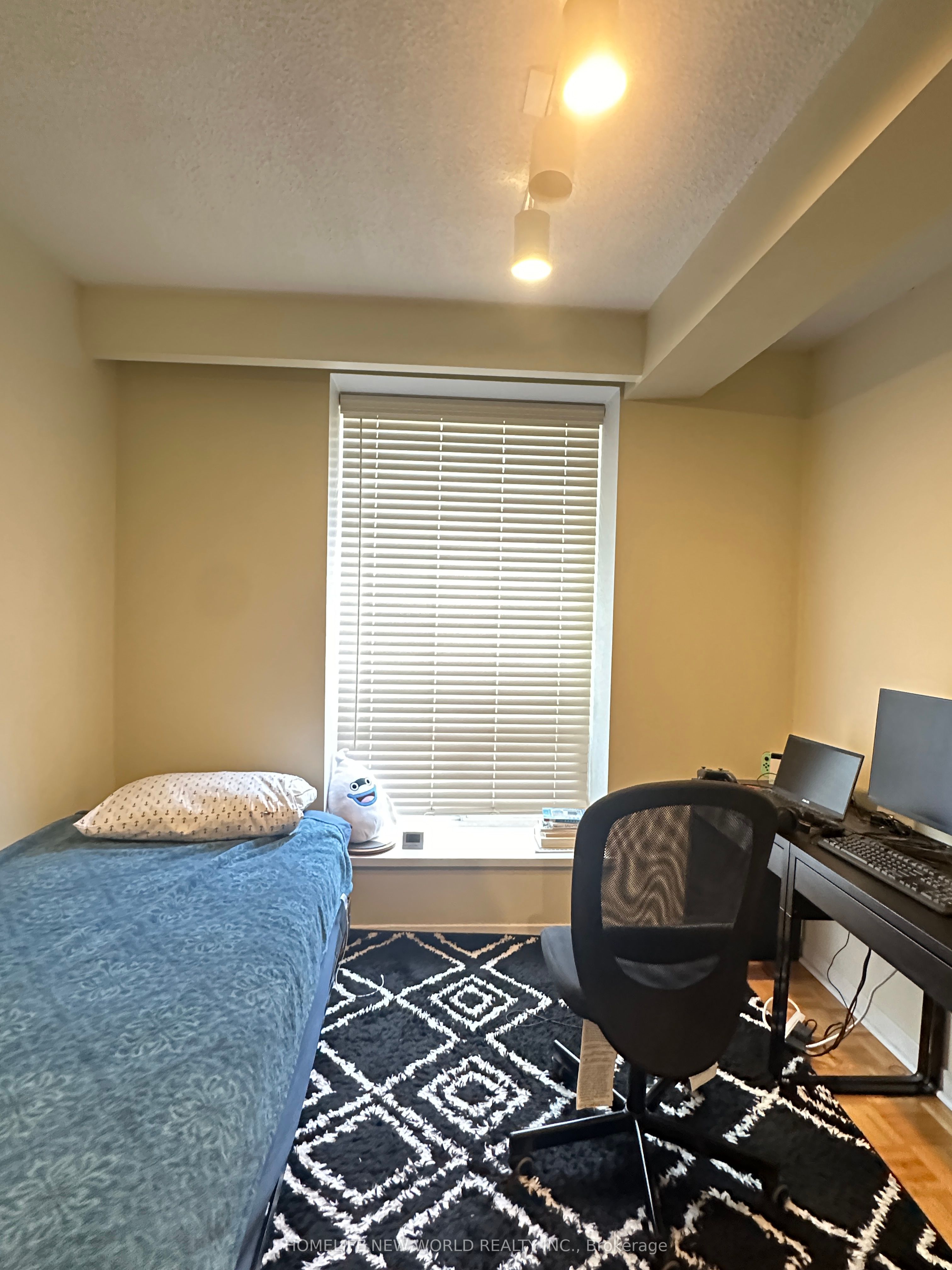 #7 - 69 Upper Canada Drive Property Photo 12