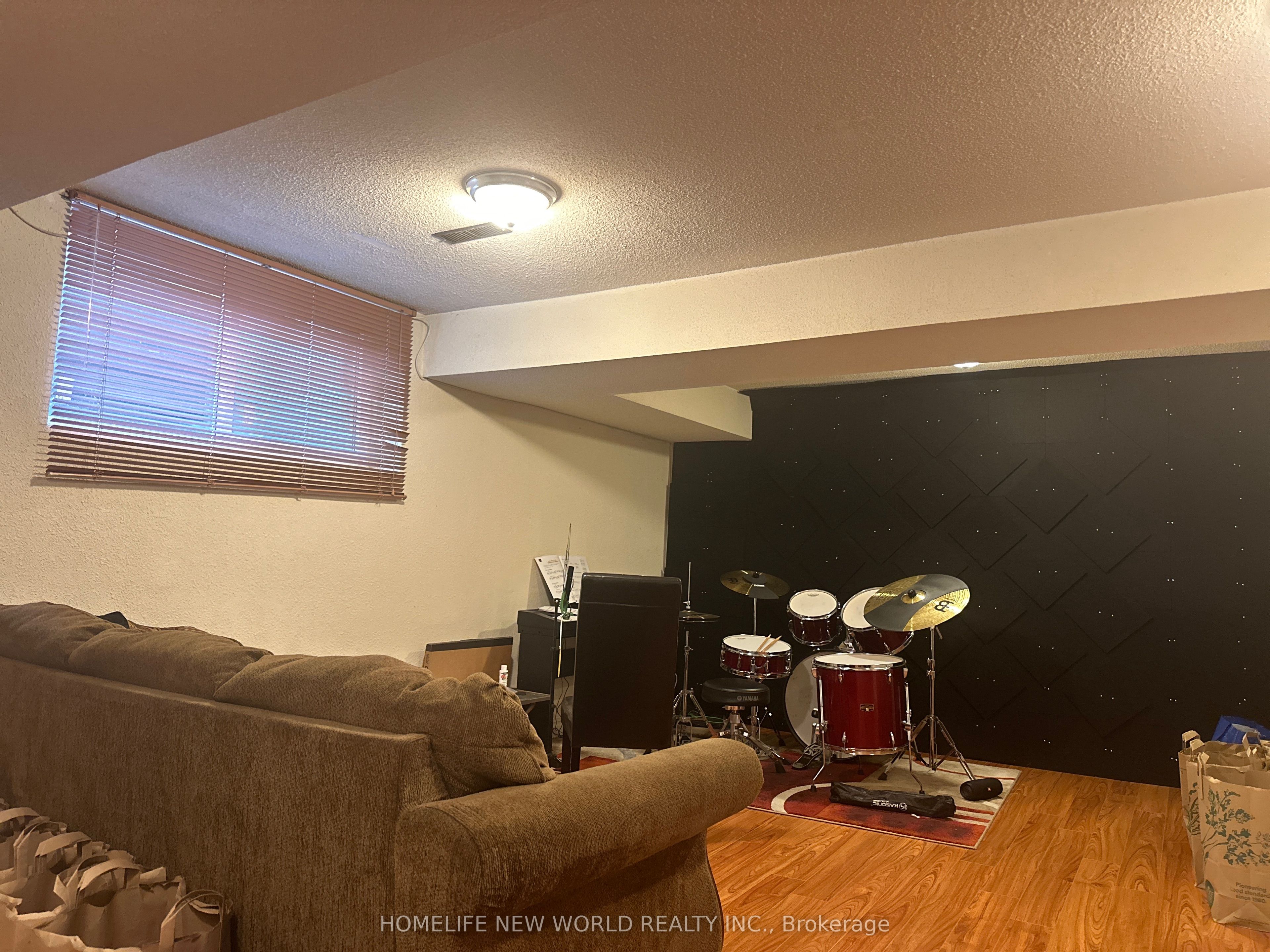 #7 - 69 Upper Canada Drive Property Photo 16