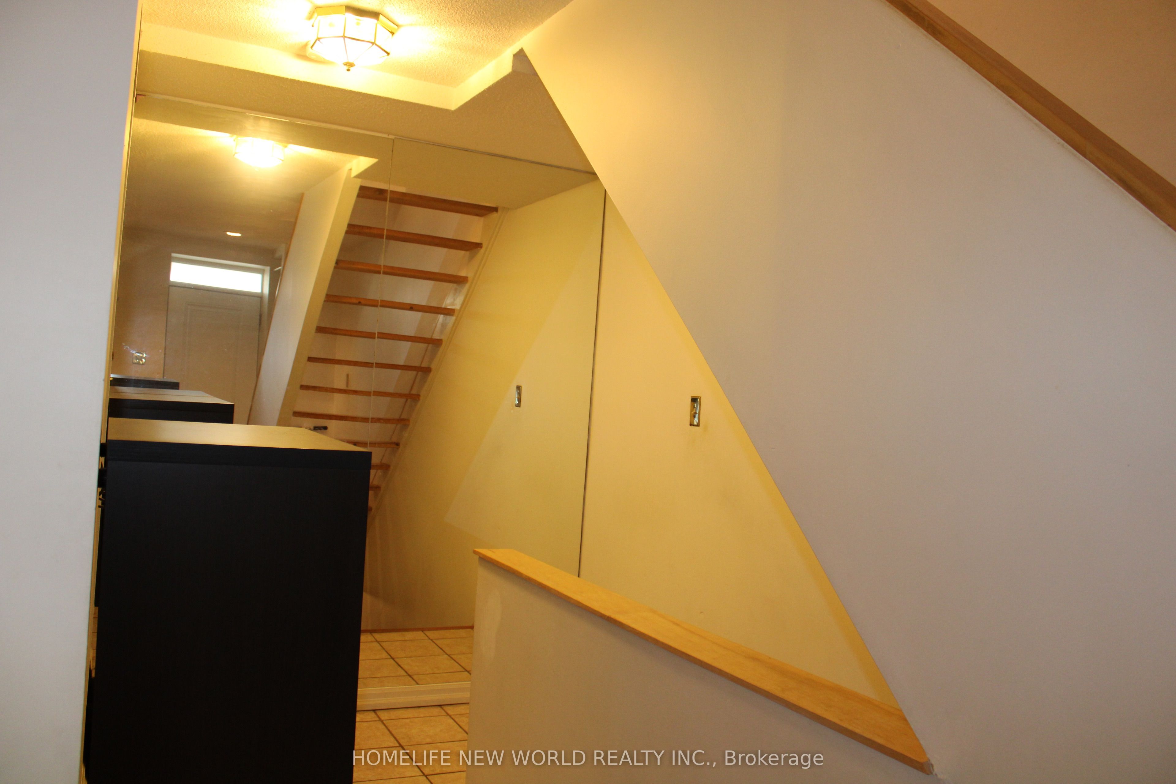 #7 - 69 Upper Canada Drive Property Photo 17