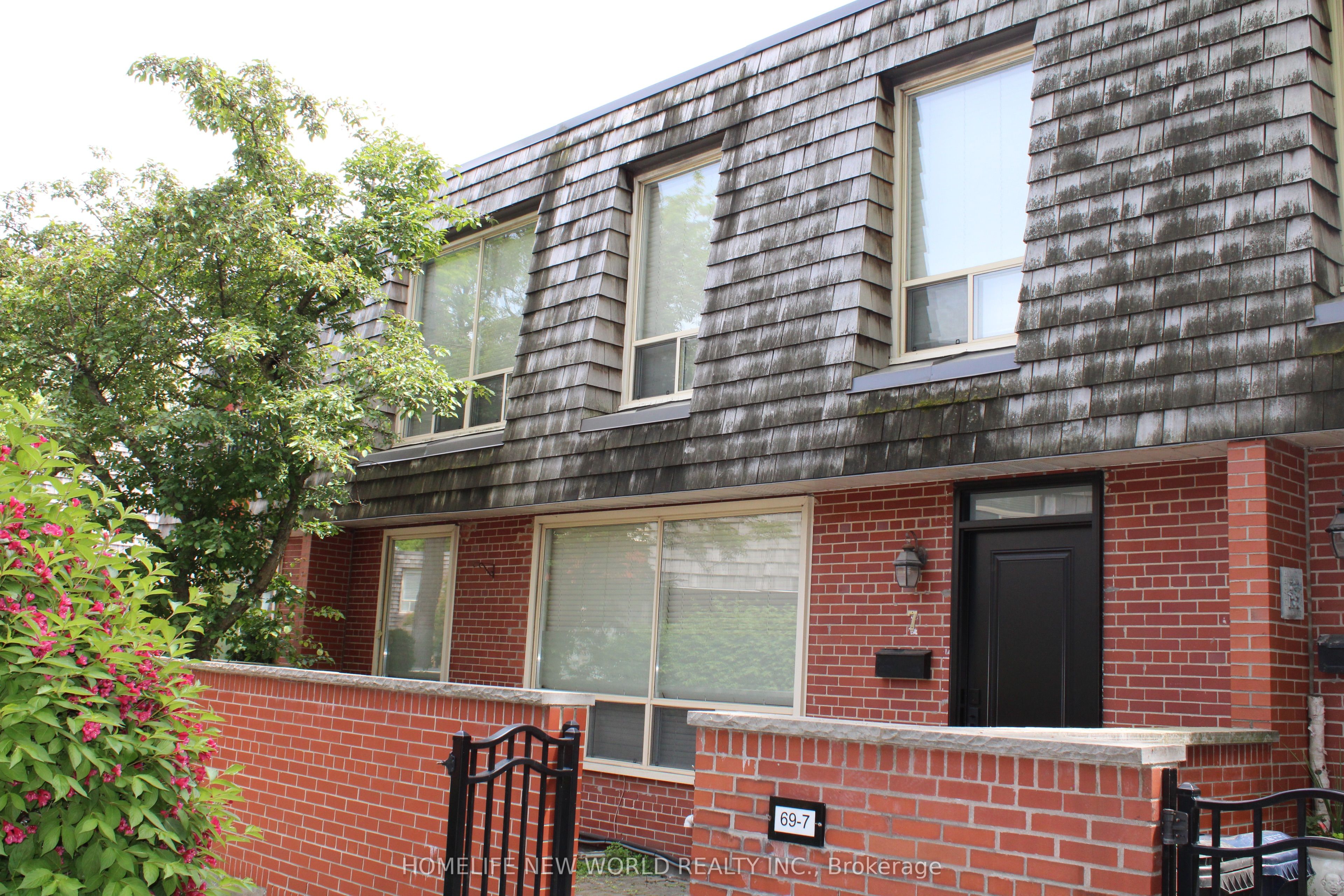 #7 - 69 Upper Canada Drive Property Photo 19