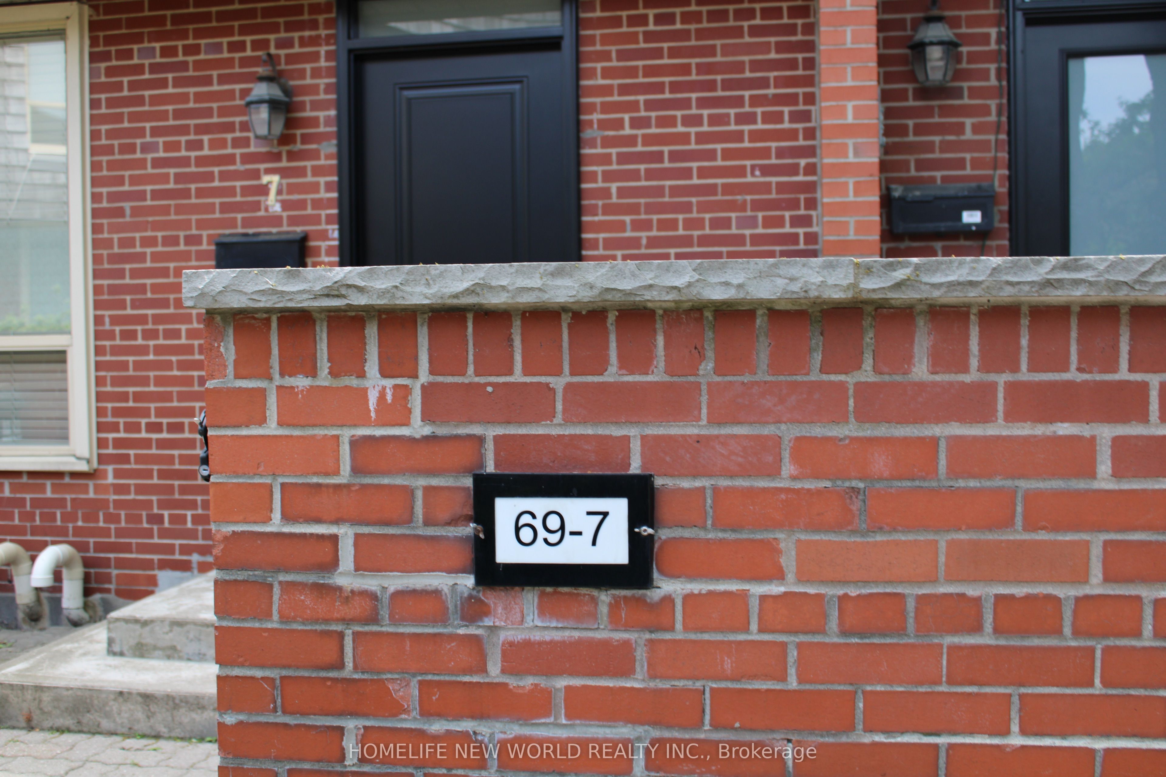 #7 - 69 Upper Canada Drive Property Photo 20