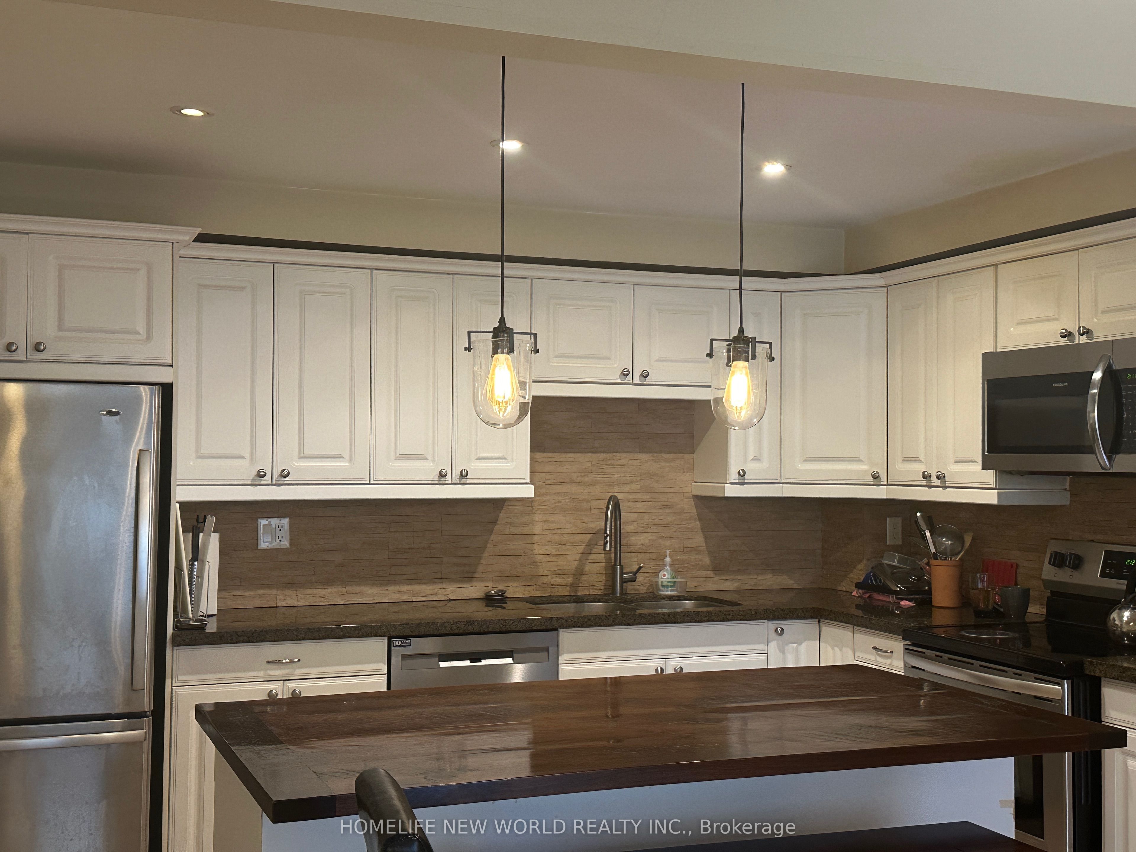 #7 - 69 Upper Canada Drive Property Photo 21