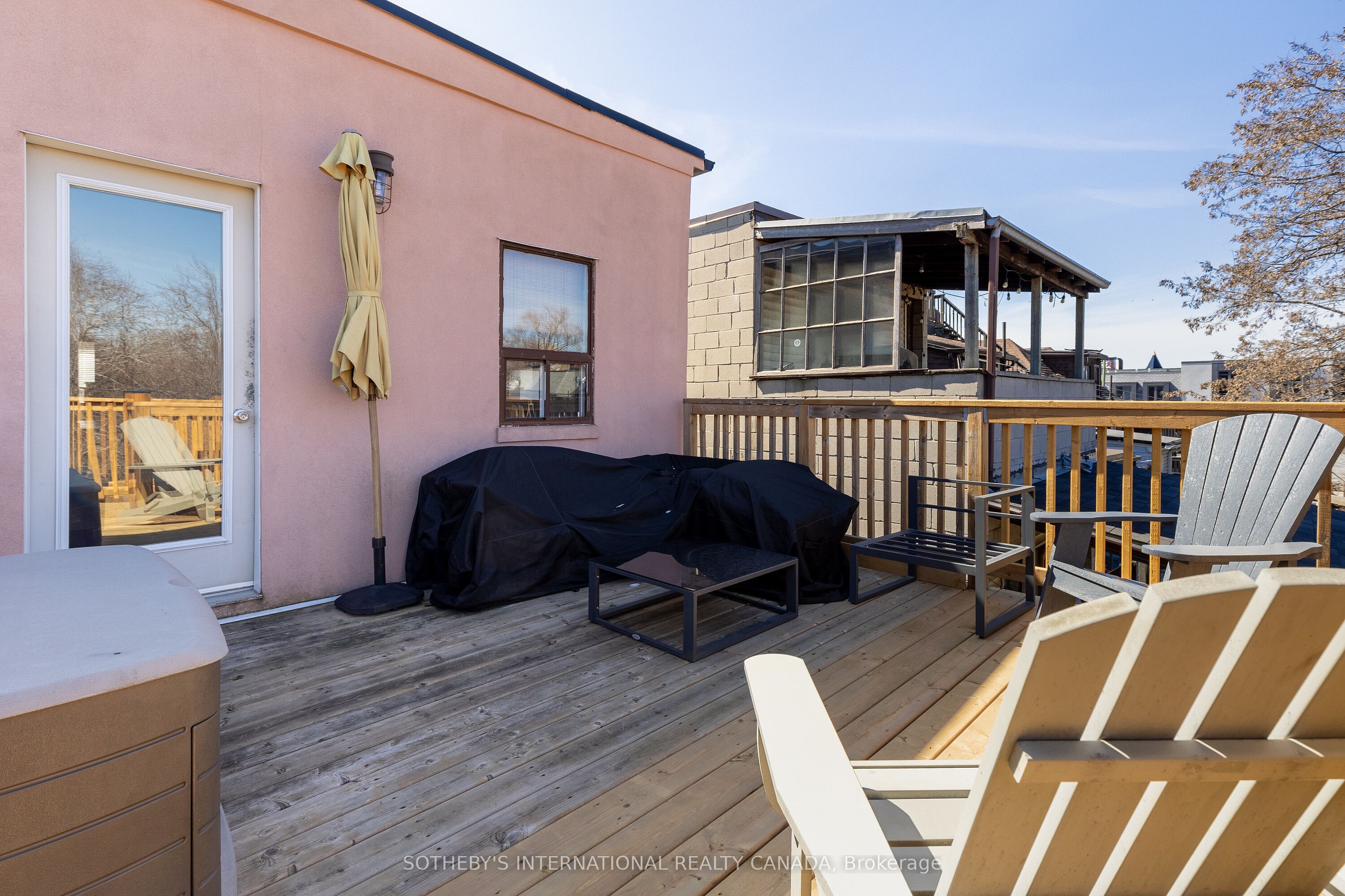 872 College Street Property Photo 35