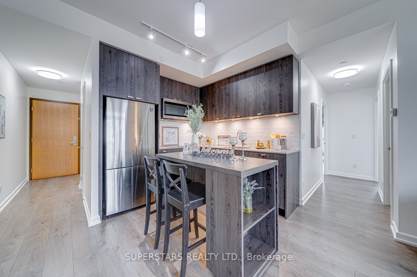 #1910 - 56 Forest Manor Road Property Photo 6