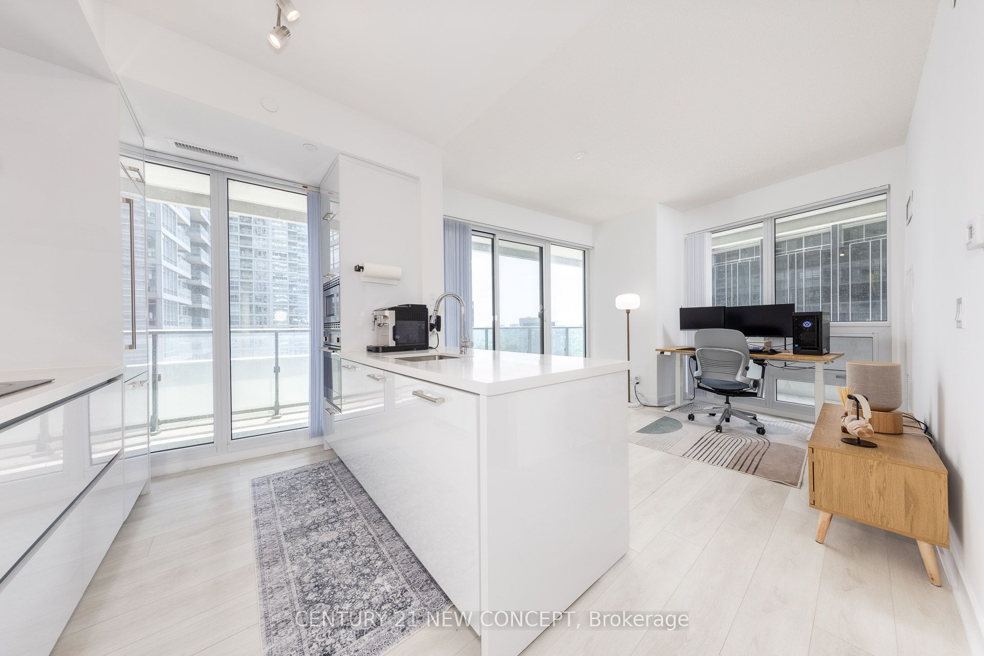 2221 Yonge Street 1408 Property Photo 1
