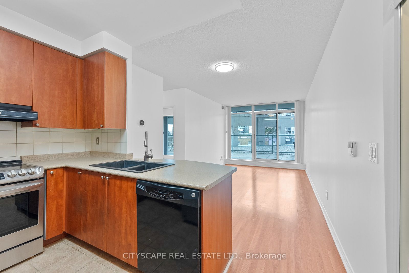 5500 Yonge Street 202 Property Photo 2