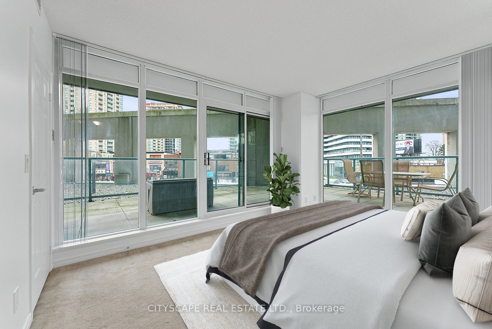 5500 Yonge Street 202 Property Photo 8
