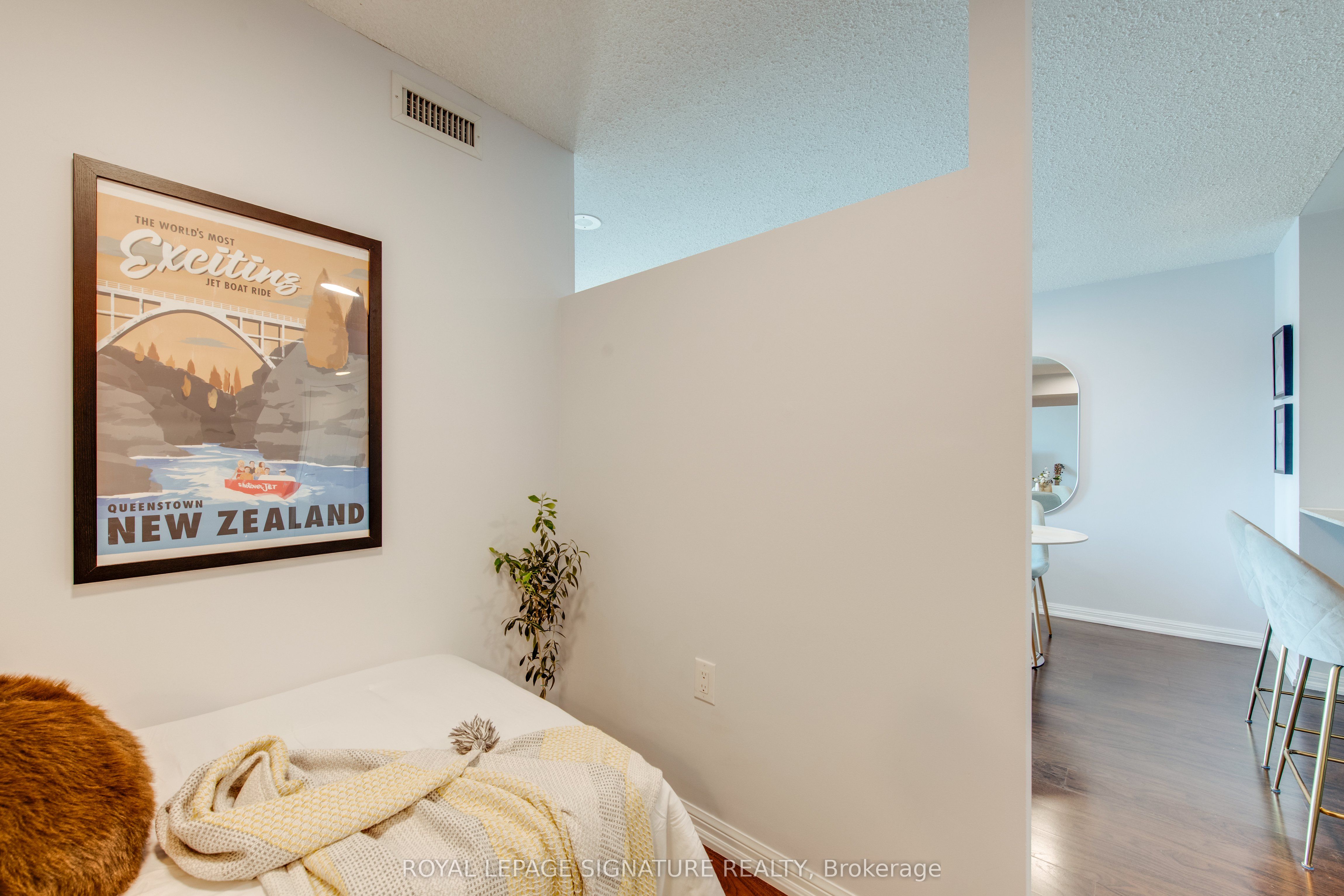125 Western Battery Road 711 Property Photo 4