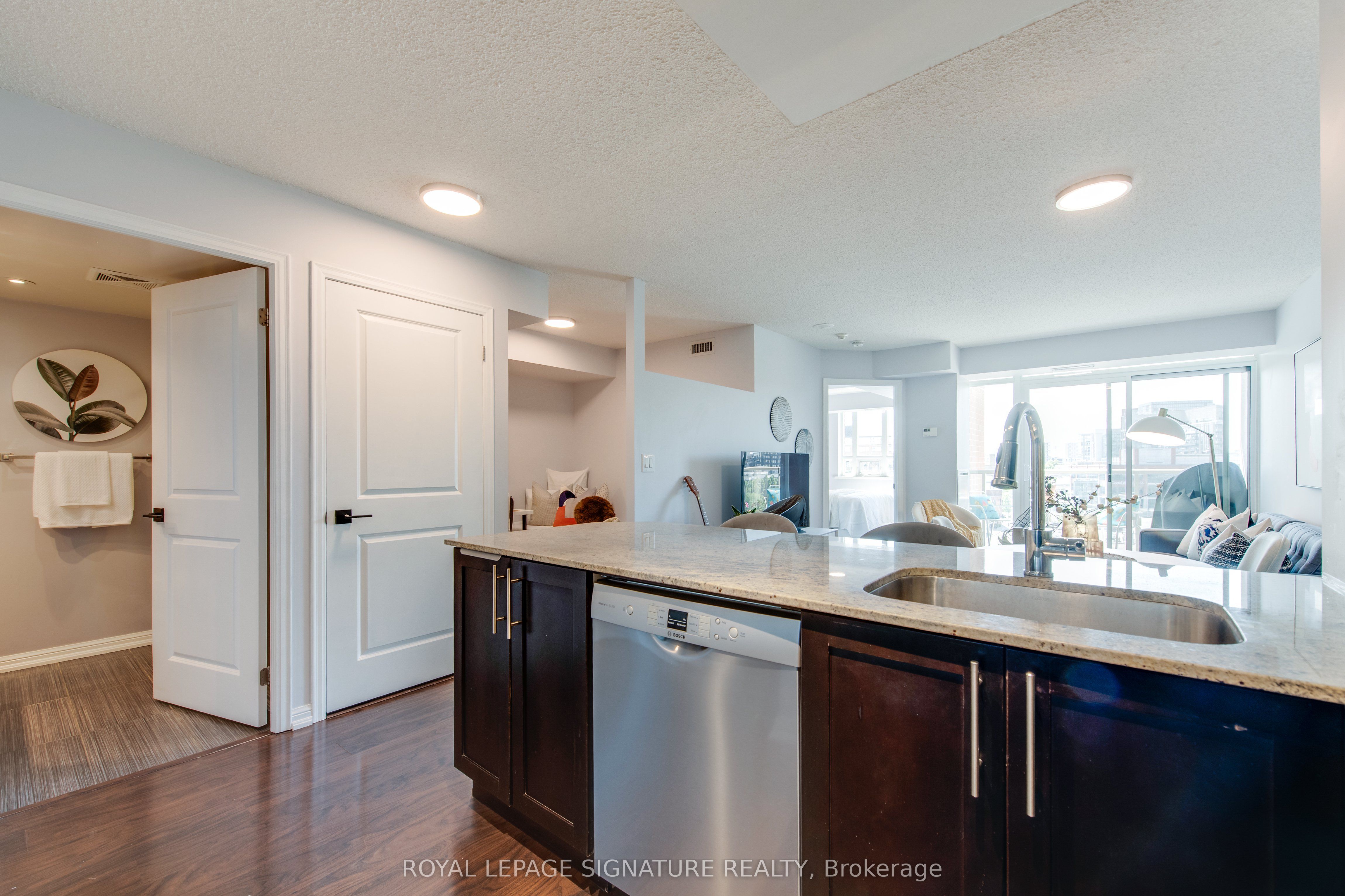 125 Western Battery Road 711 Property Photo 5
