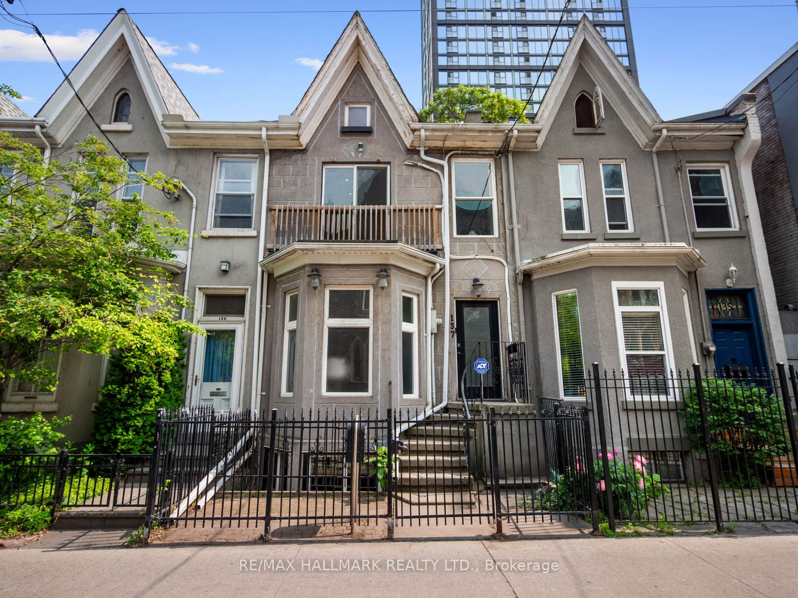 137 Gerrard Street Property Photo 1