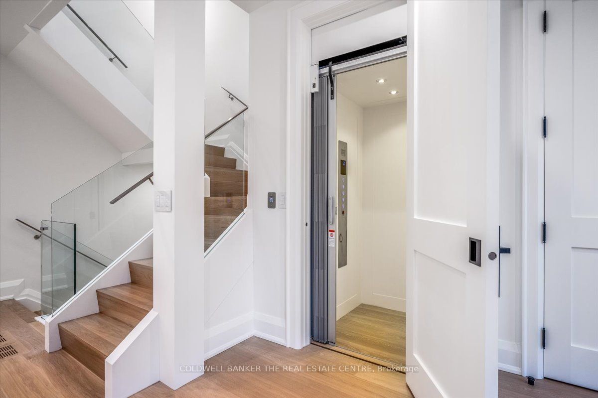 37 Woodlawn Avenue W Property Photo 6