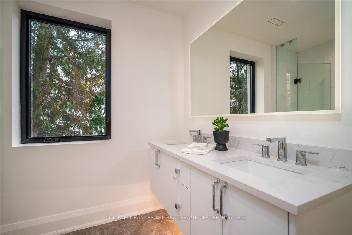 37 Woodlawn Avenue W Property Photo 15