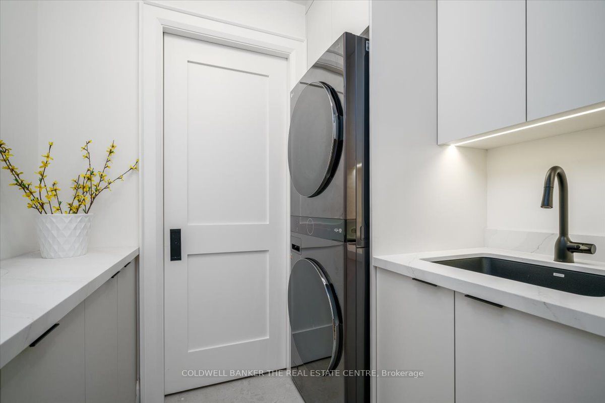 37 Woodlawn Avenue W Property Photo 21