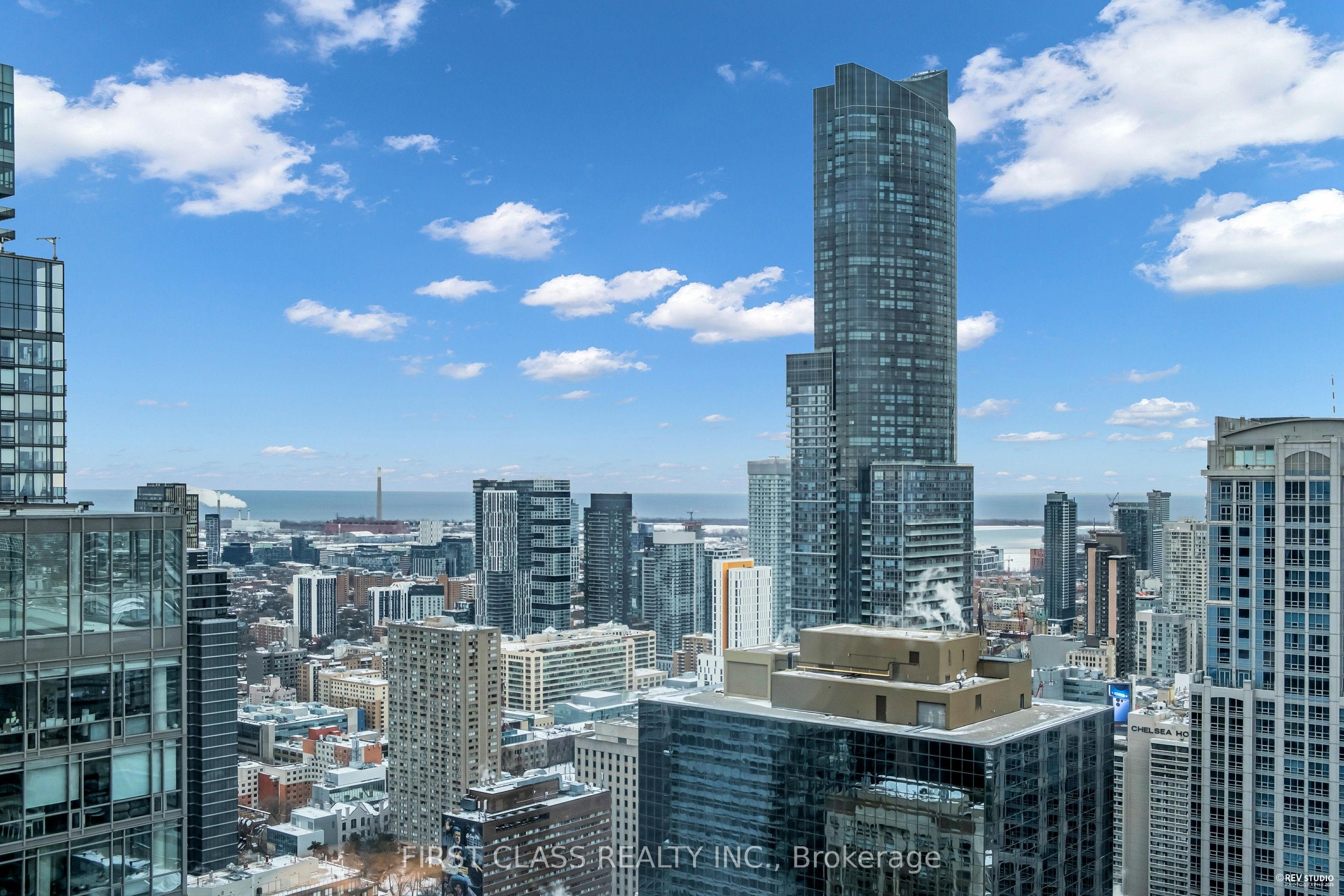 #4609 - 832 Bay Street Property Photo 3