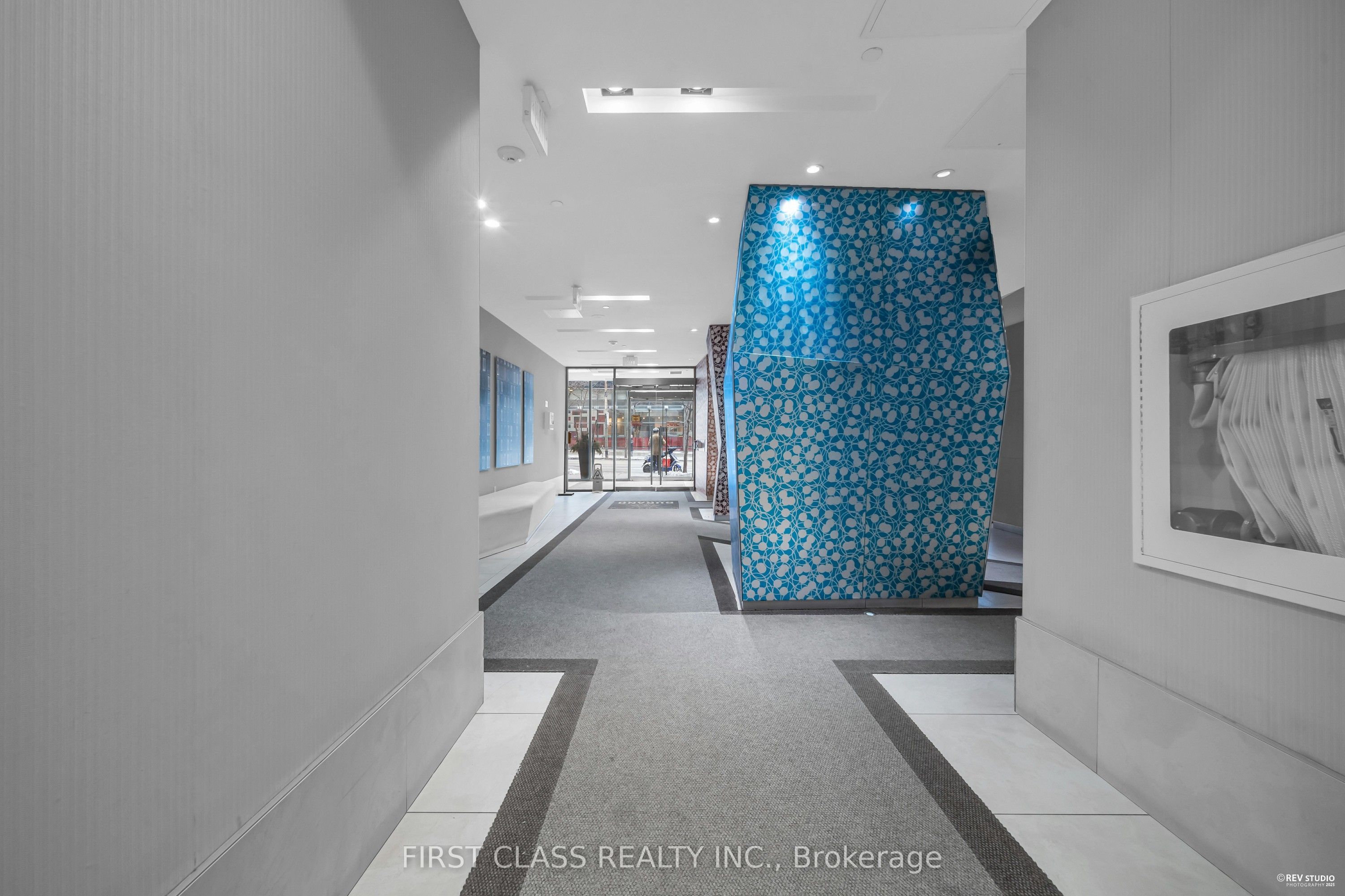 #4609 - 832 Bay Street Property Photo 8