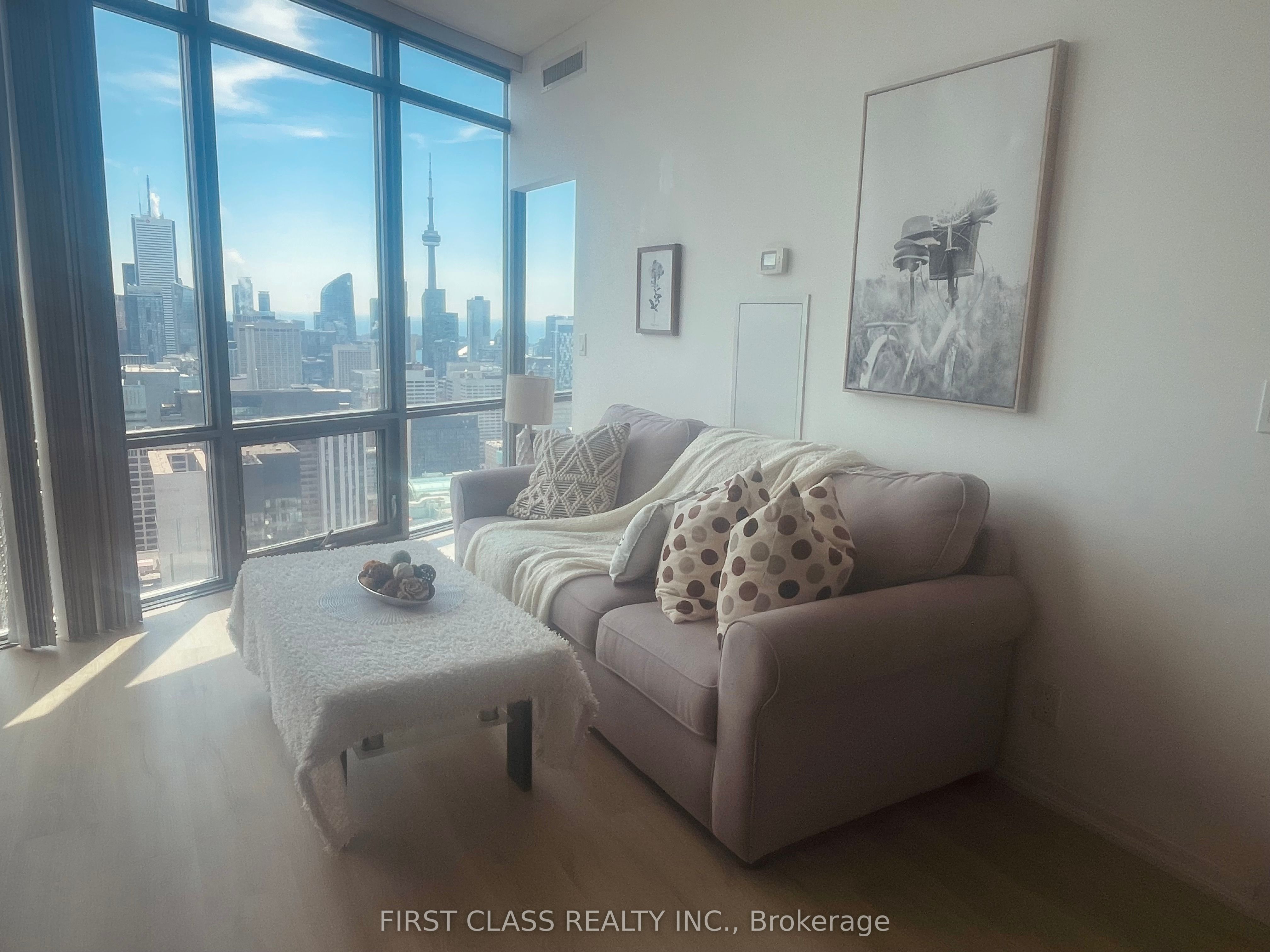 #4609 - 832 Bay Street Property Photo 16