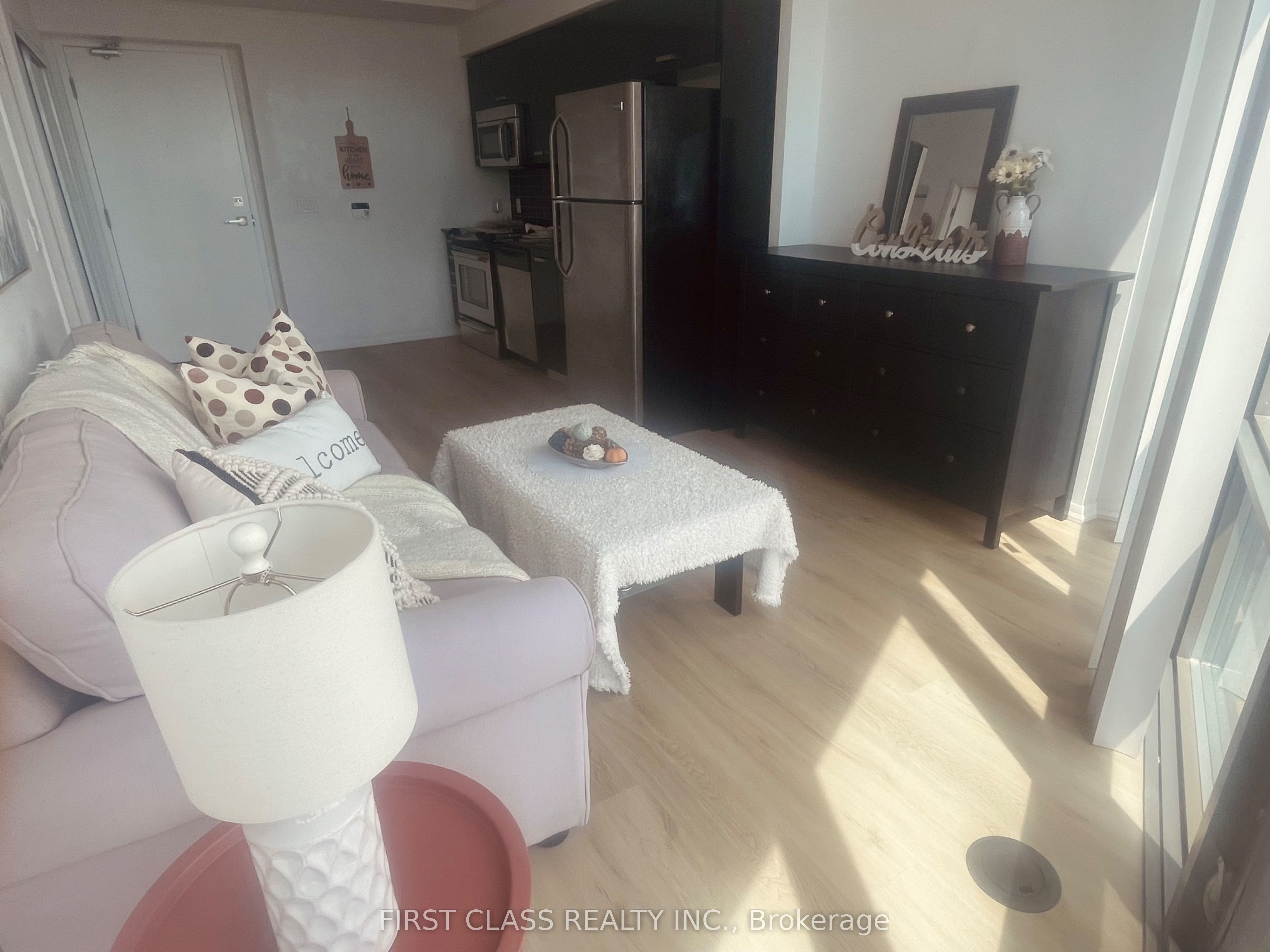 #4609 - 832 Bay Street Property Photo 17