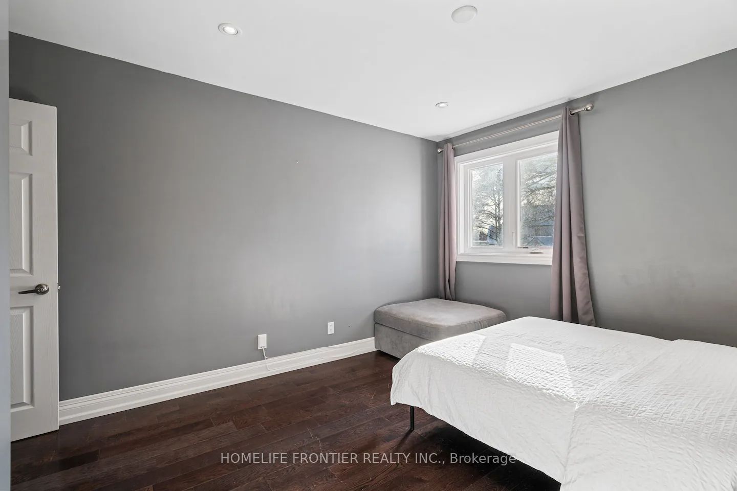 289 Burnett Avenue Property Photo 11