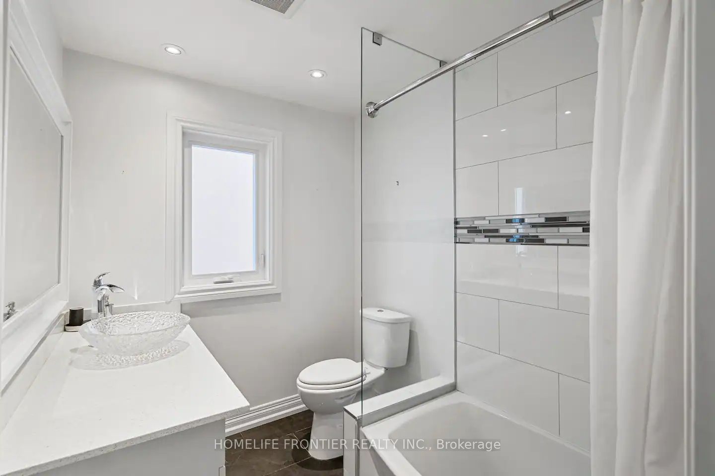 289 Burnett Avenue Property Photo 14