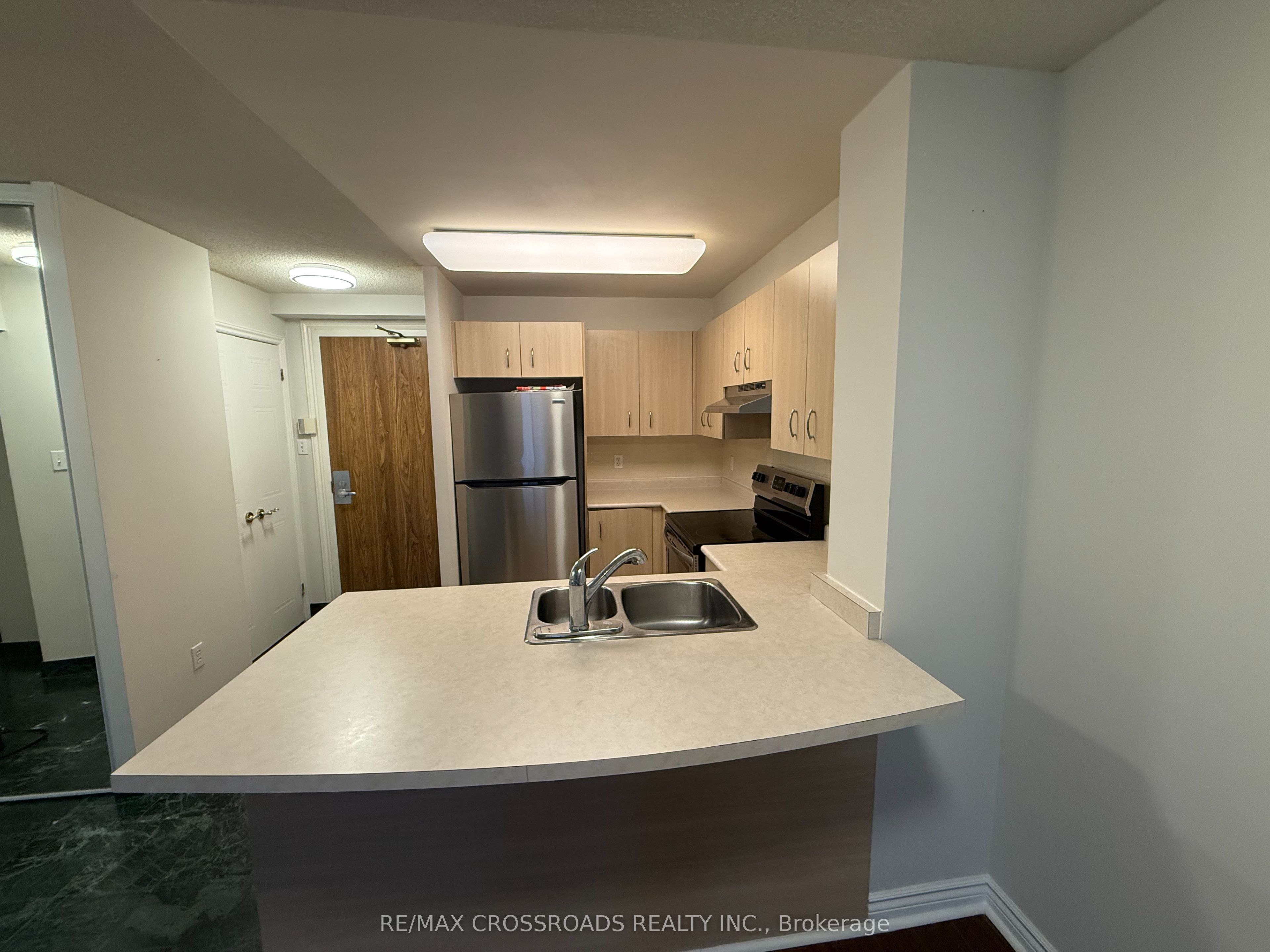 105 Victoria Street 1003 Property Photo 4