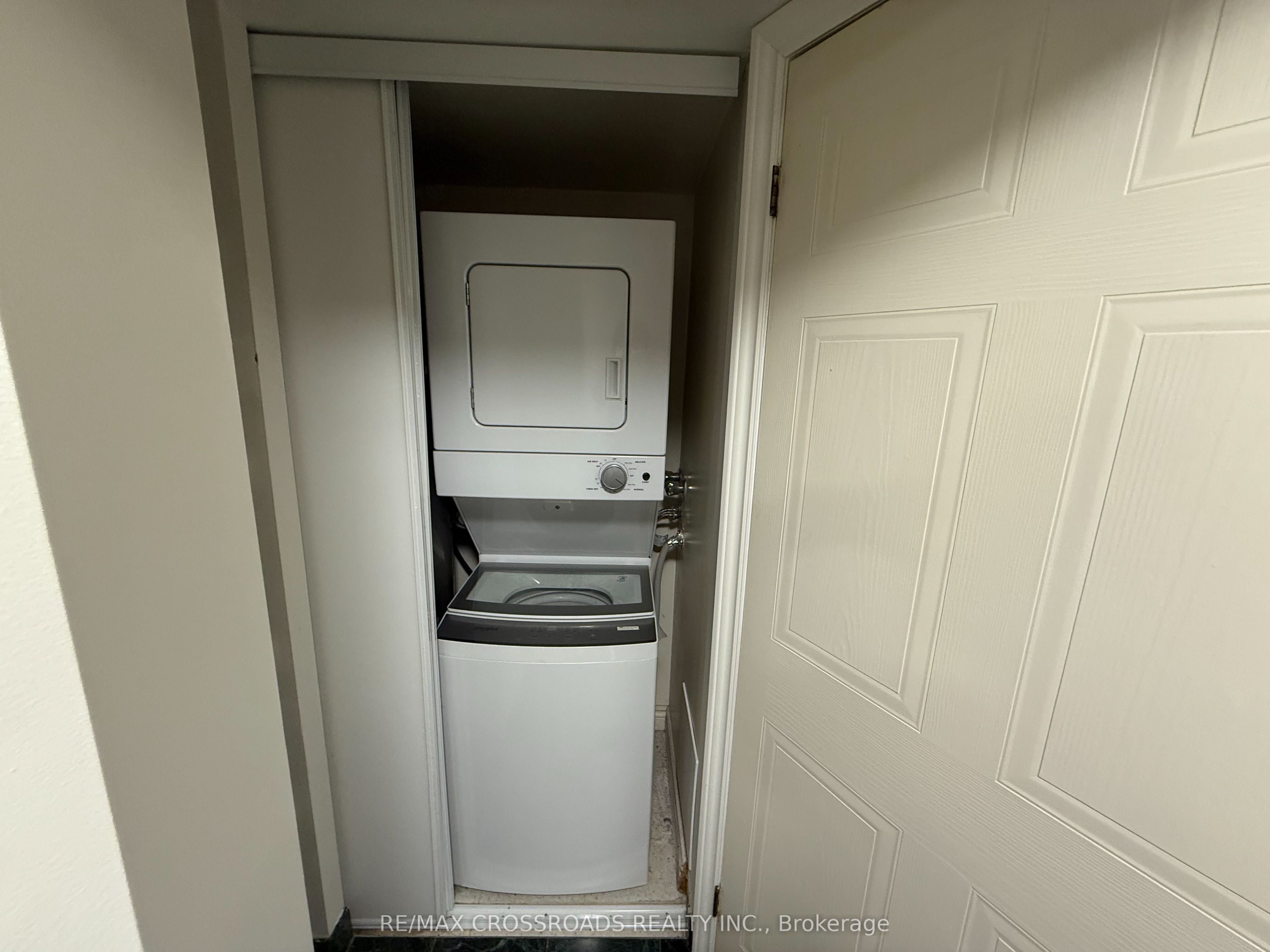 105 Victoria Street 1003 Property Photo 8