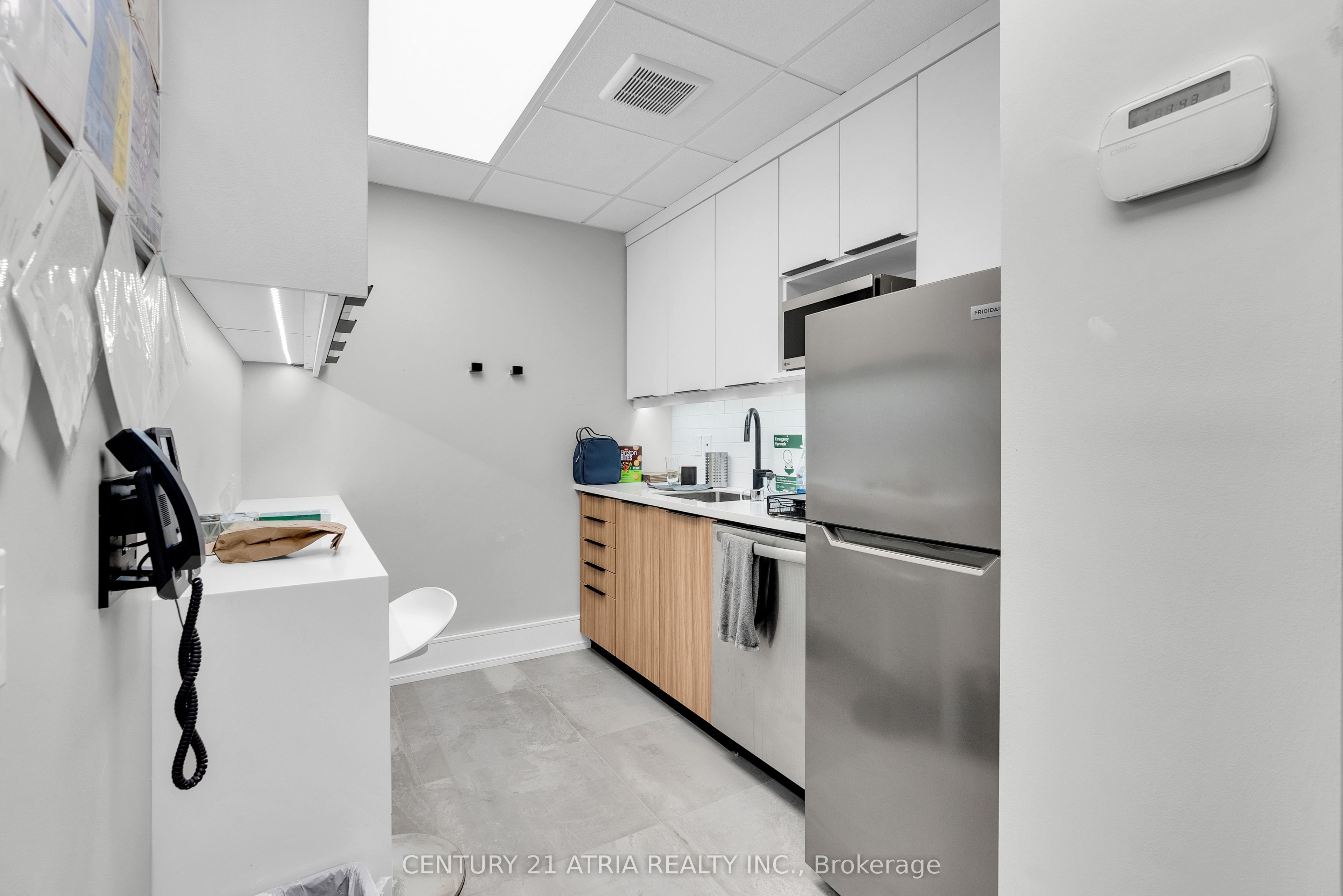 1590 Yonge Street 101 Property Photo 5