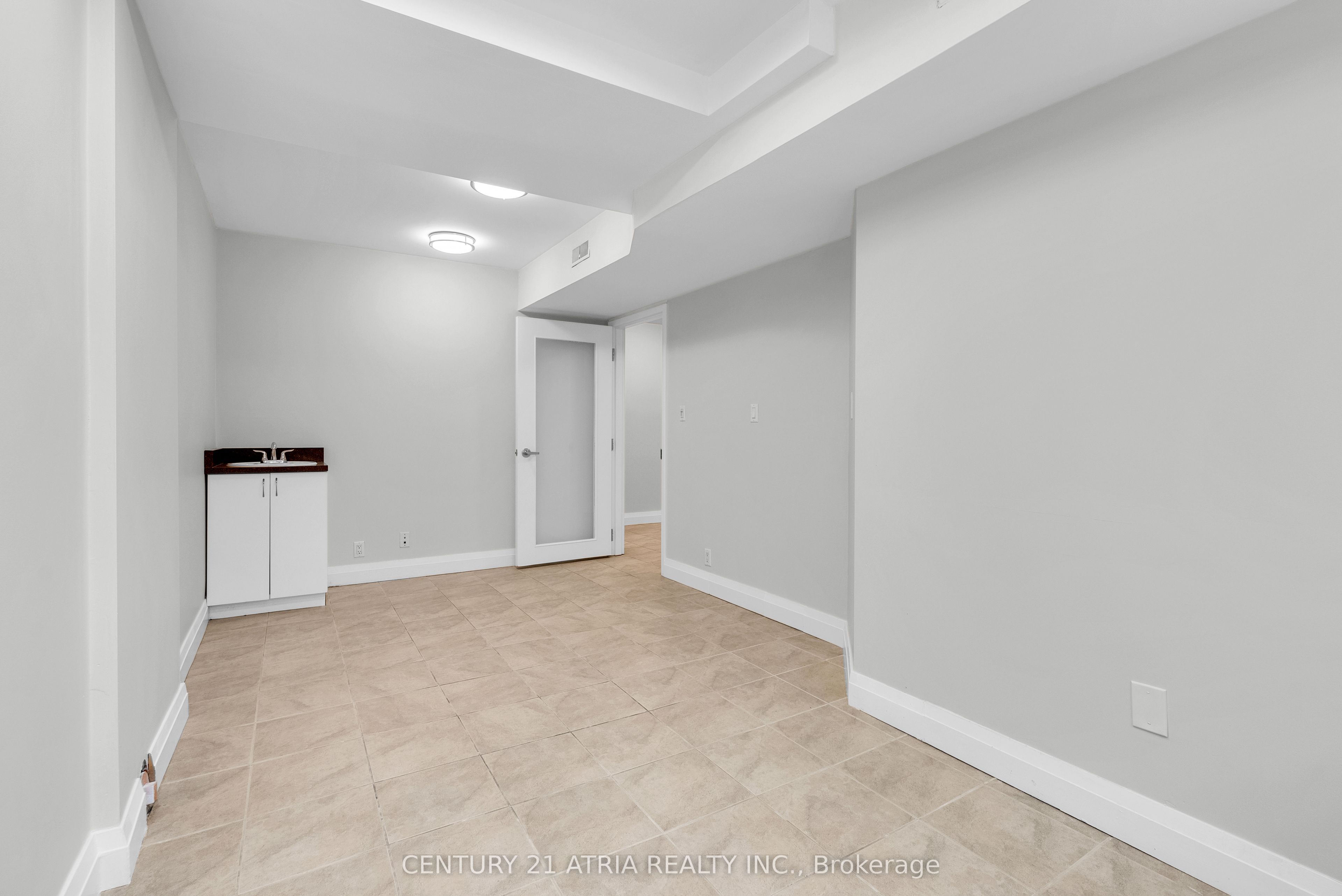 1590 Yonge Street 101 Property Photo 15