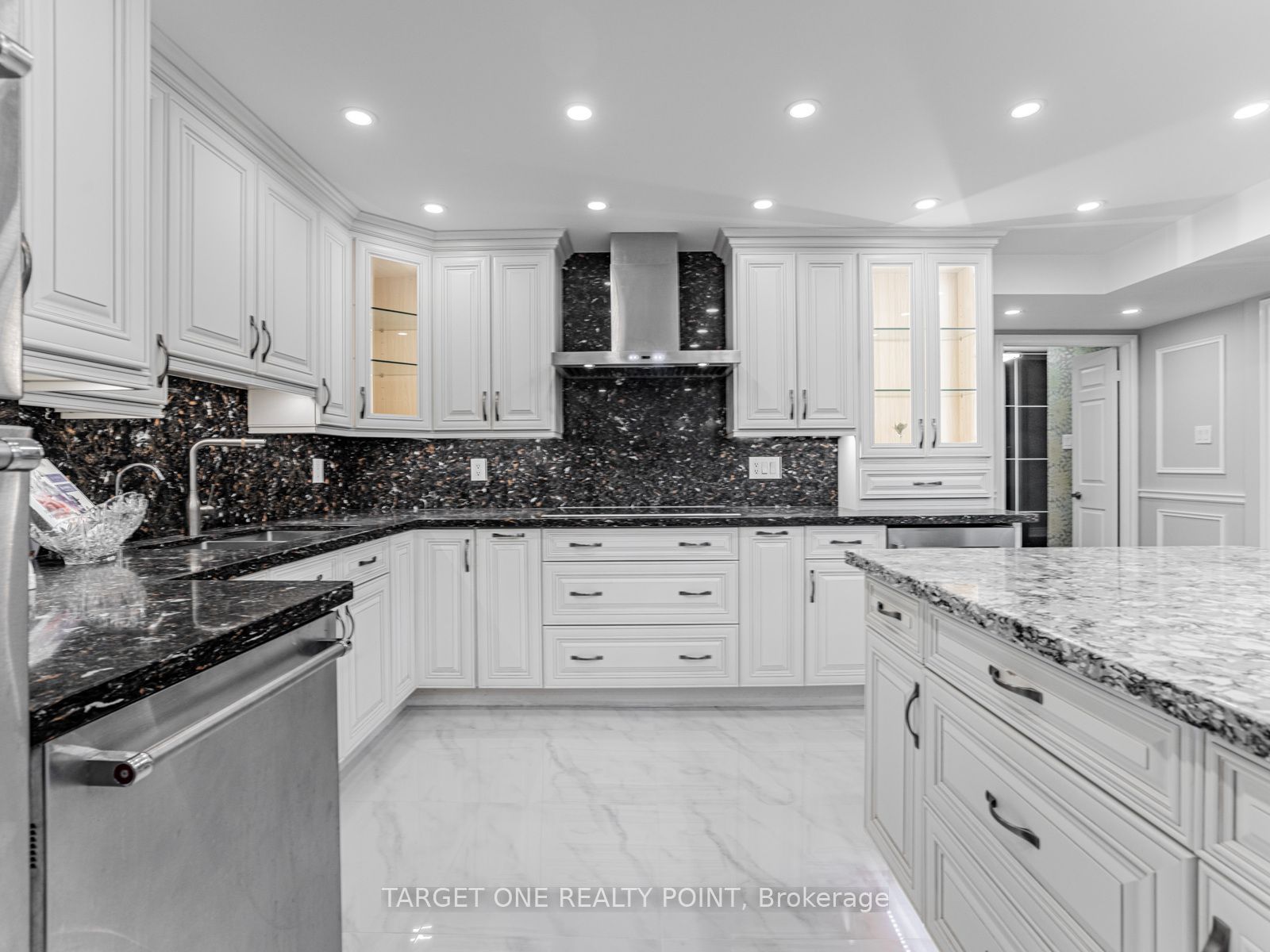 65 Spring Garden Avenue 608 Property Photo 15