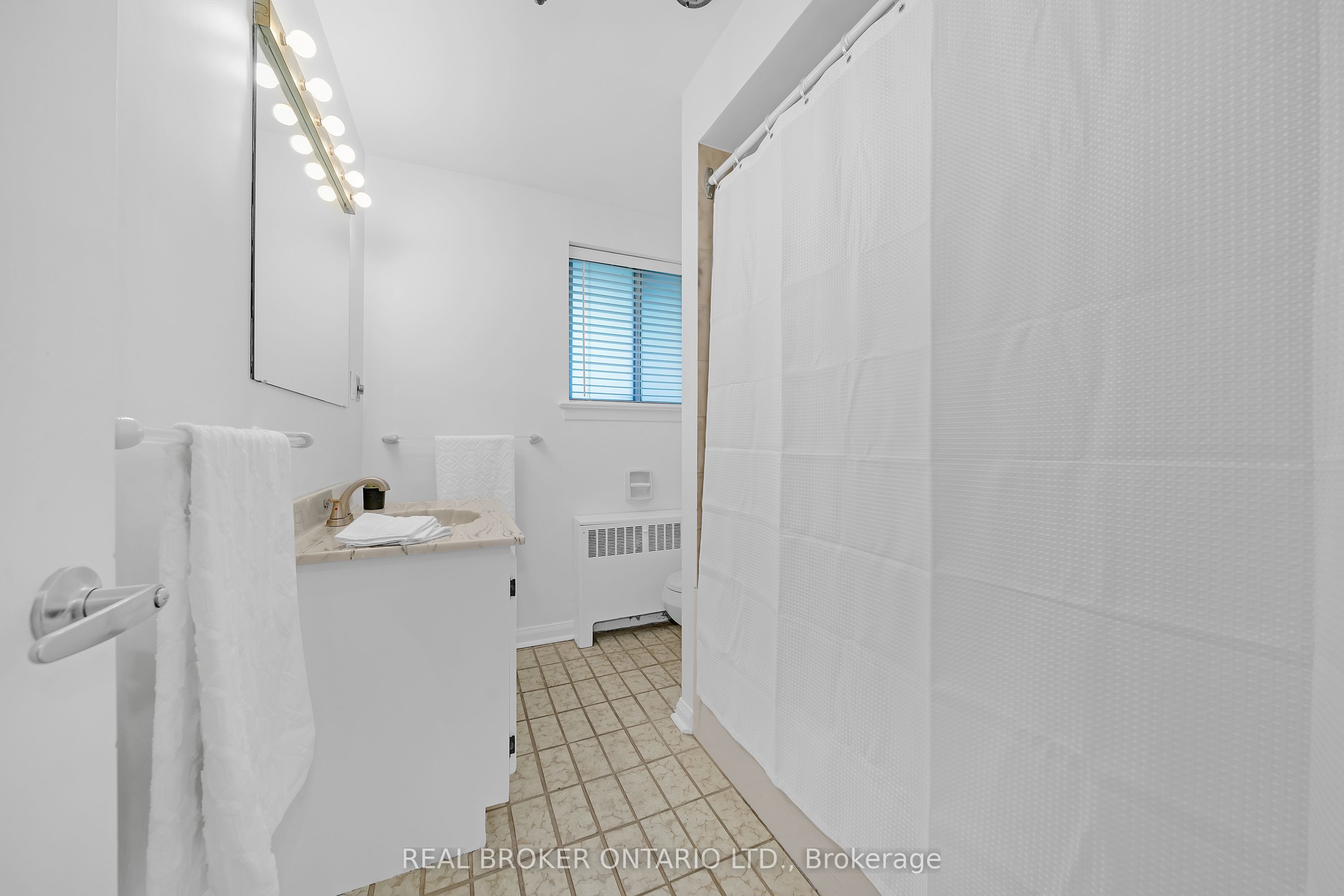 11 Caronport Crescent Property Photo 24