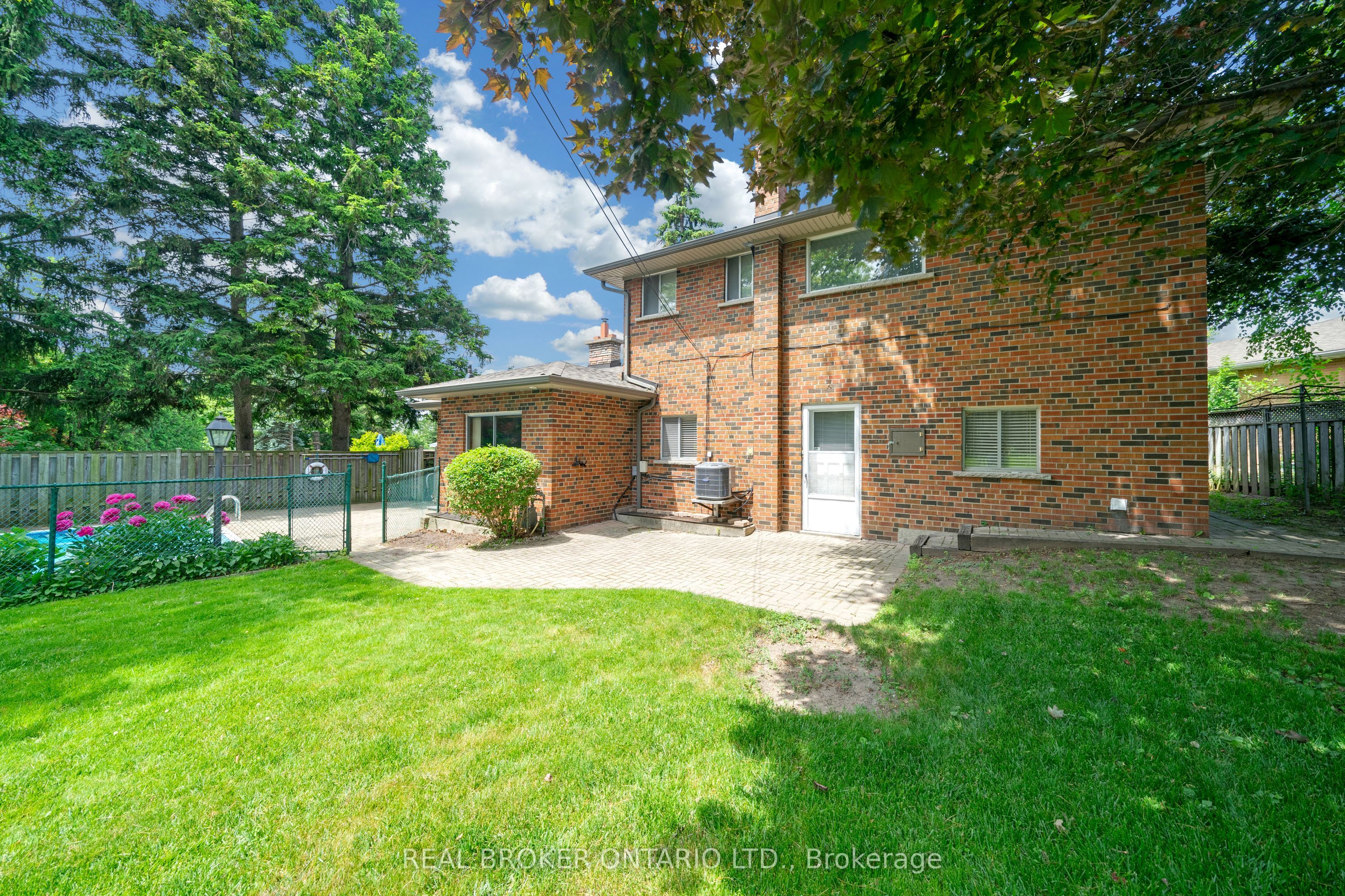 11 Caronport Crescent Property Photo 34