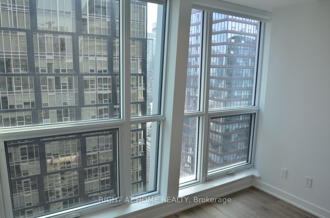 327 King Street W 4303 Property Photo 14