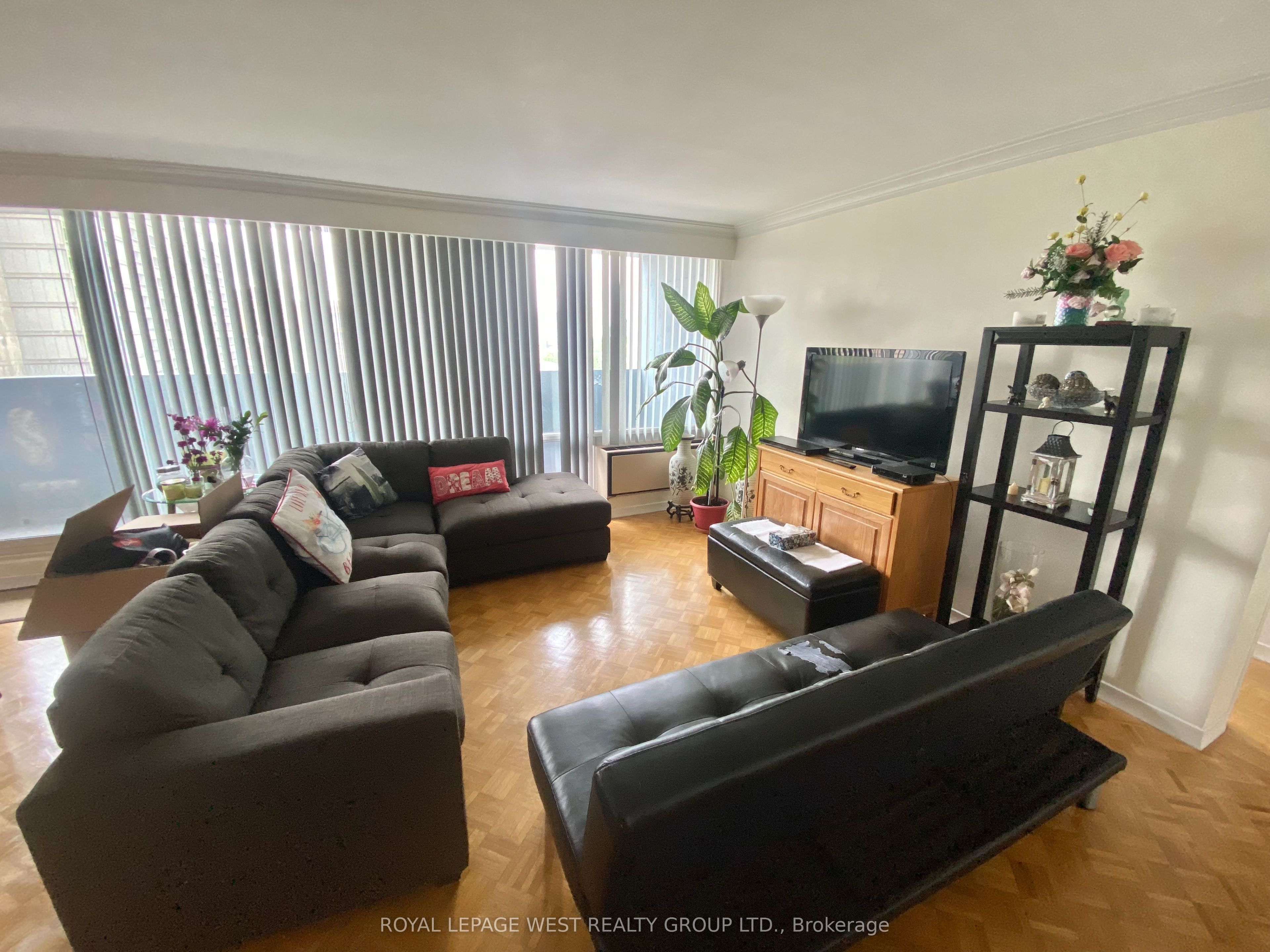 3555 Bathurst Street 608 Property Photo 1