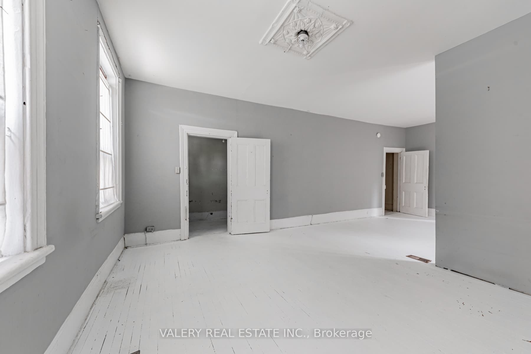 9 St Patricks Square Property Photo 4